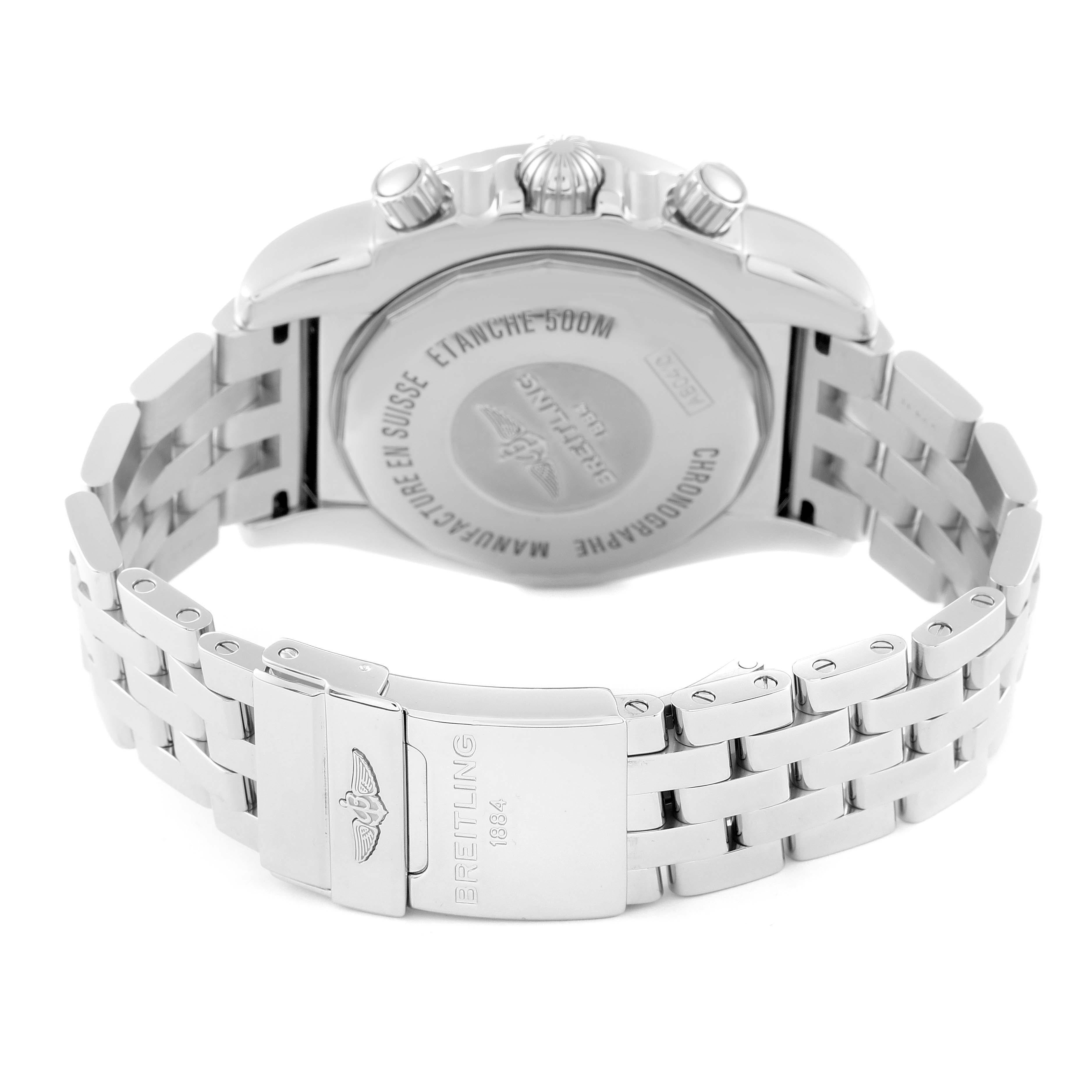 Breitling Chronomat GMT avec cadran en acier et argent pour hommes AB0410, boîte et papiers d'origine en vente 4