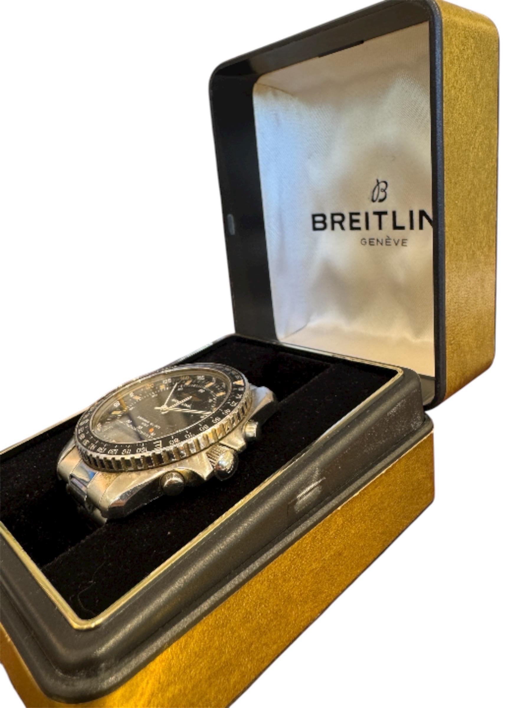 Un elegante cronografo automatico Breitling Chronomat GT, referenza A13330, che mette in mostra l'inconfondibile stile aeronautico e la precisione ingegneristica di Breitling. Prodotto tra la fine degli anni '90 e l'inizio degli anni 2000, questo