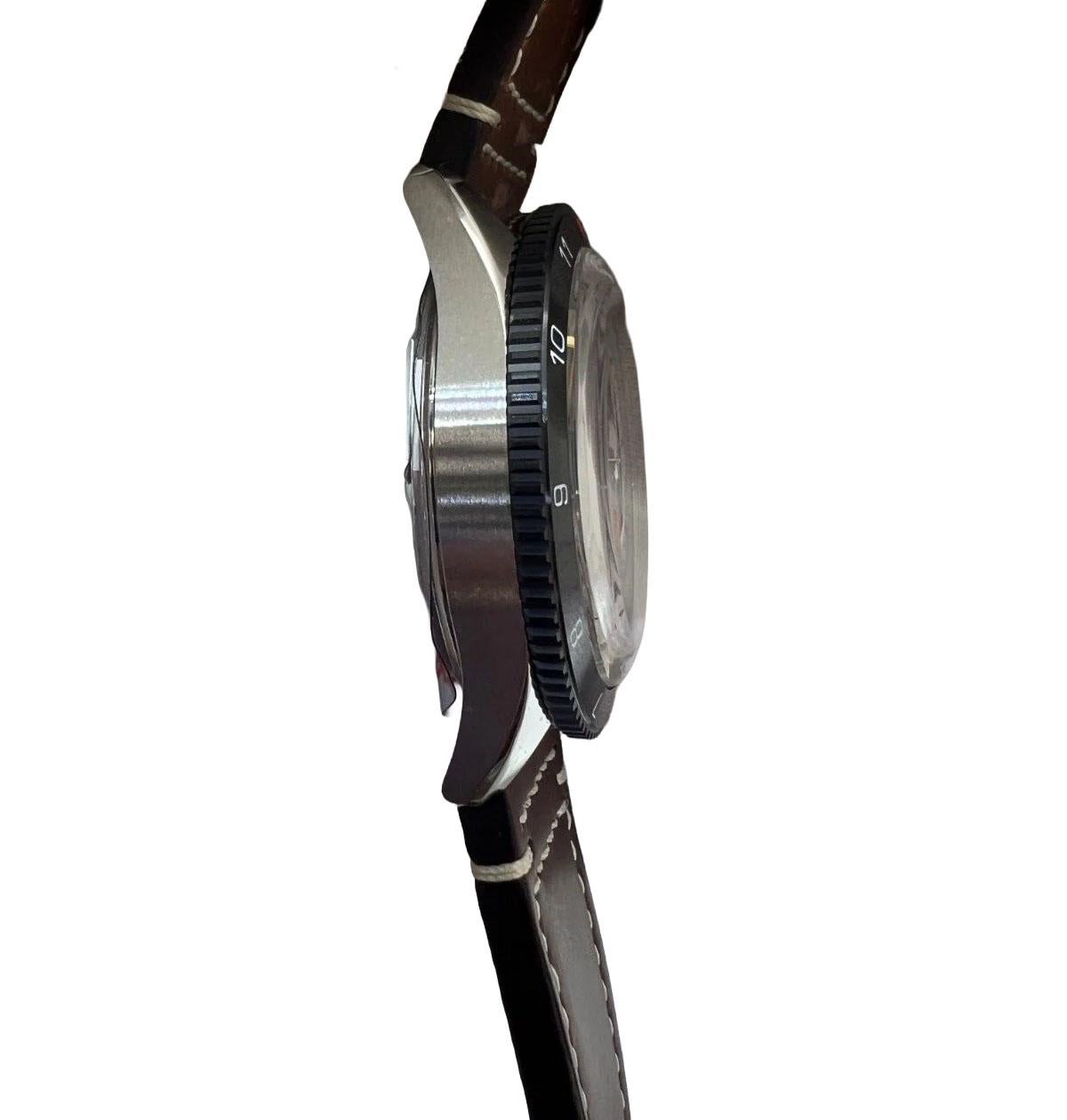 Breitling Classic Avi Schwarz Unisex-Erwachsenenuhr - Y233801A1B1A1 (Empire) im Angebot