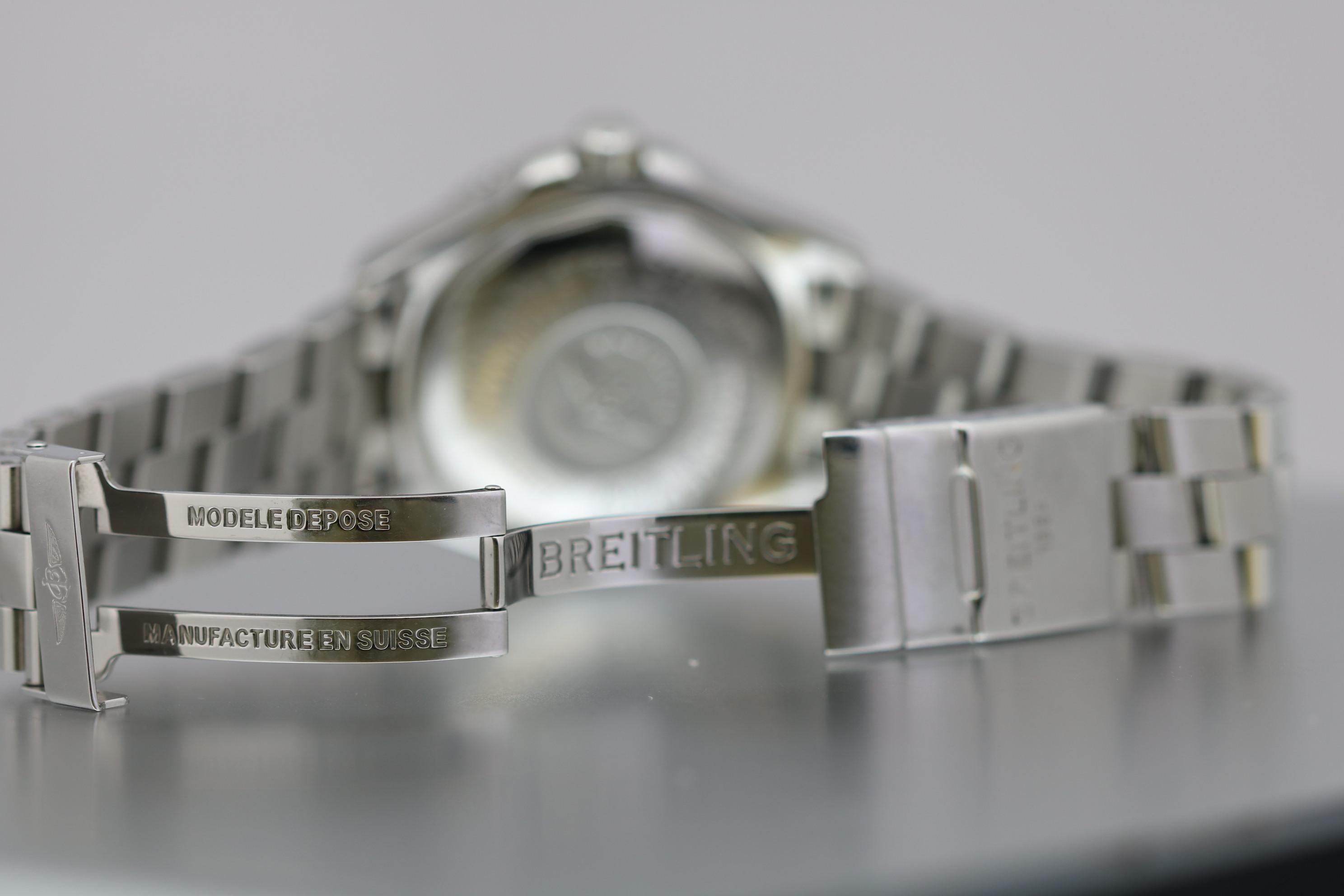 Breitling SuperOcean 42 Stainless Steel Automatic Ref A17364 circa 2010 In Good Condition In Miami Beach, FL