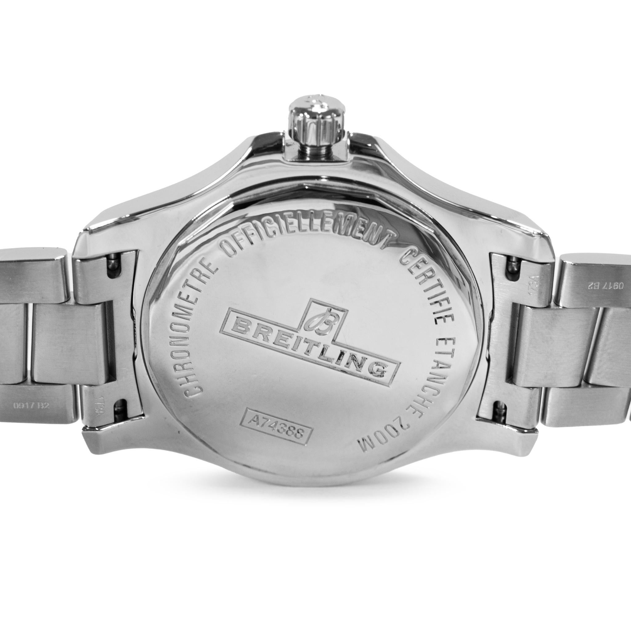 Breitling Colt 44MM A74388 Orologio al quarzo con quadrante argentato e acciaio inossidabile in vendita 1
