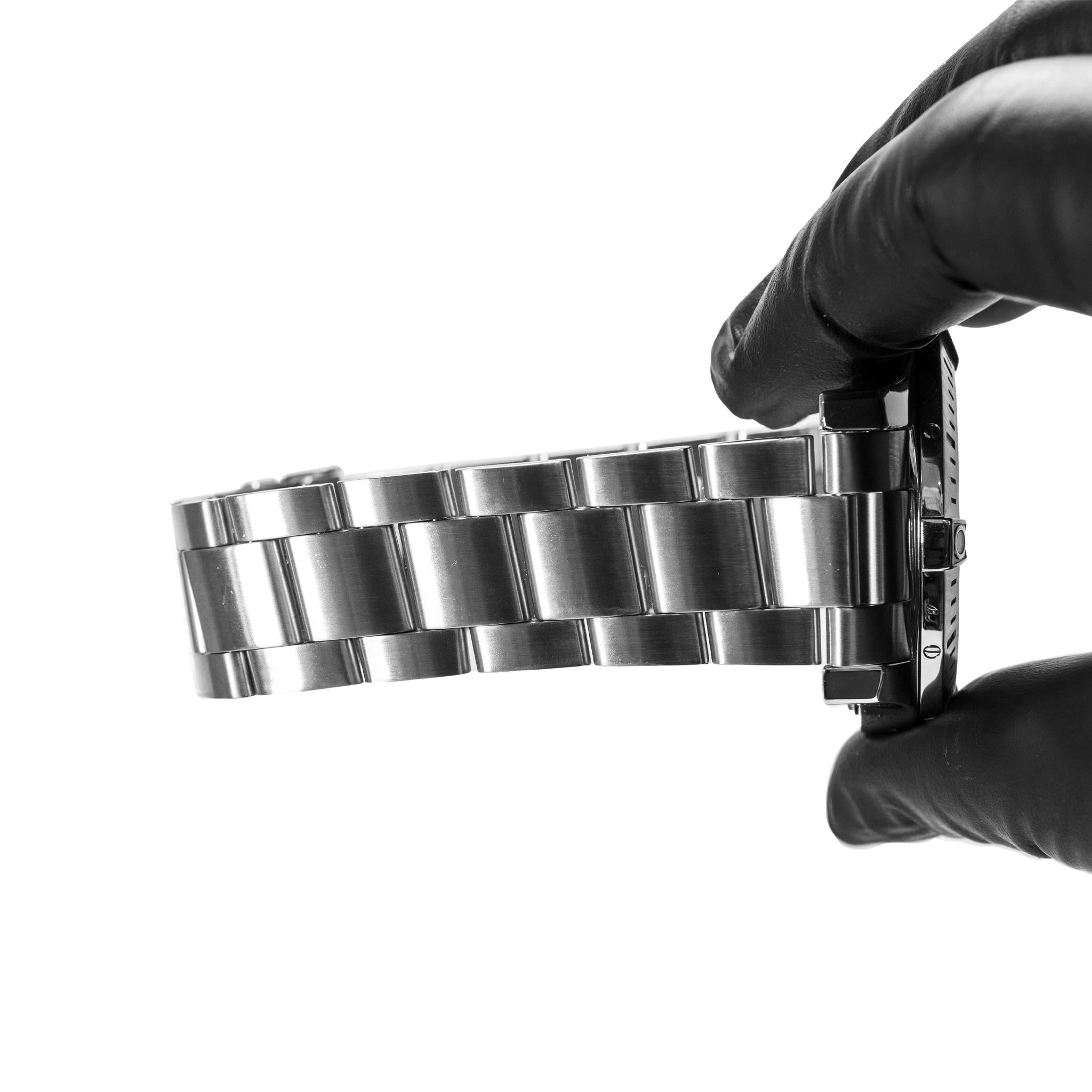 Breitling Colt 44MM A74388 Orologio al quarzo con quadrante argentato e acciaio inossidabile in vendita 3