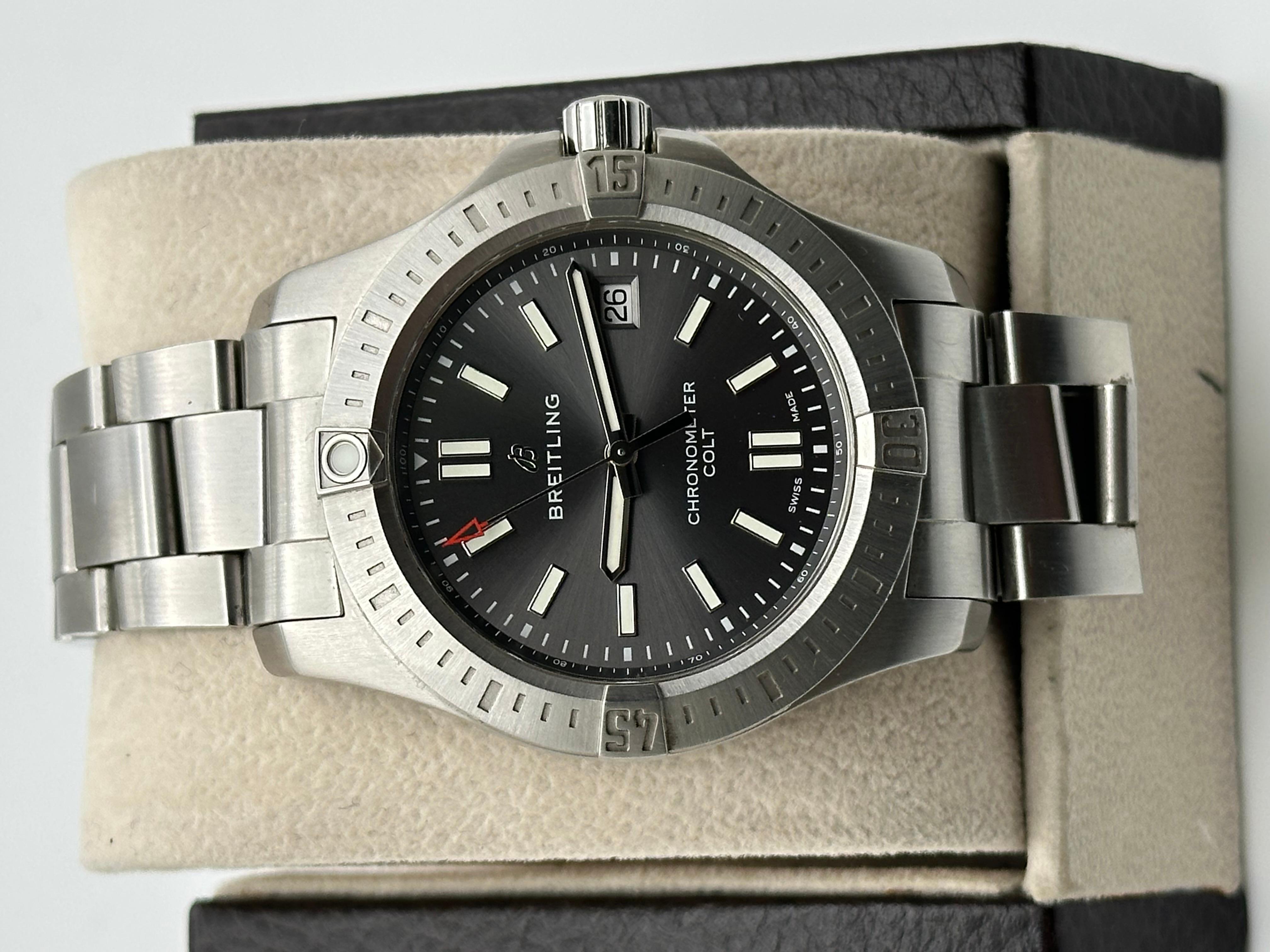 Breitling Colt Automatik A17313 Graues Zifferblatt Edelstahl Box Buchstabe 41mm im Angebot 2