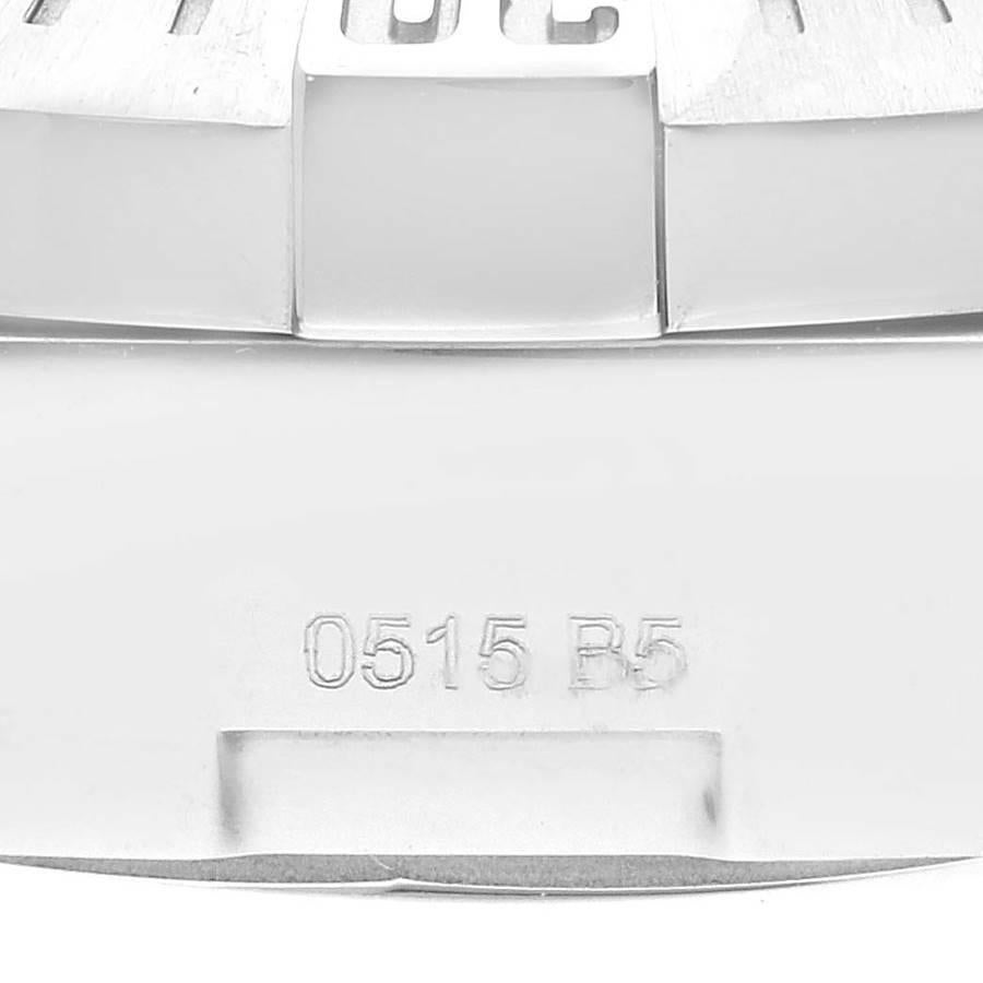 Breitling Colt Automatik-Chronograph-Uhr mit weißem Zifferblatt A13388 Boxkarte Herren im Angebot