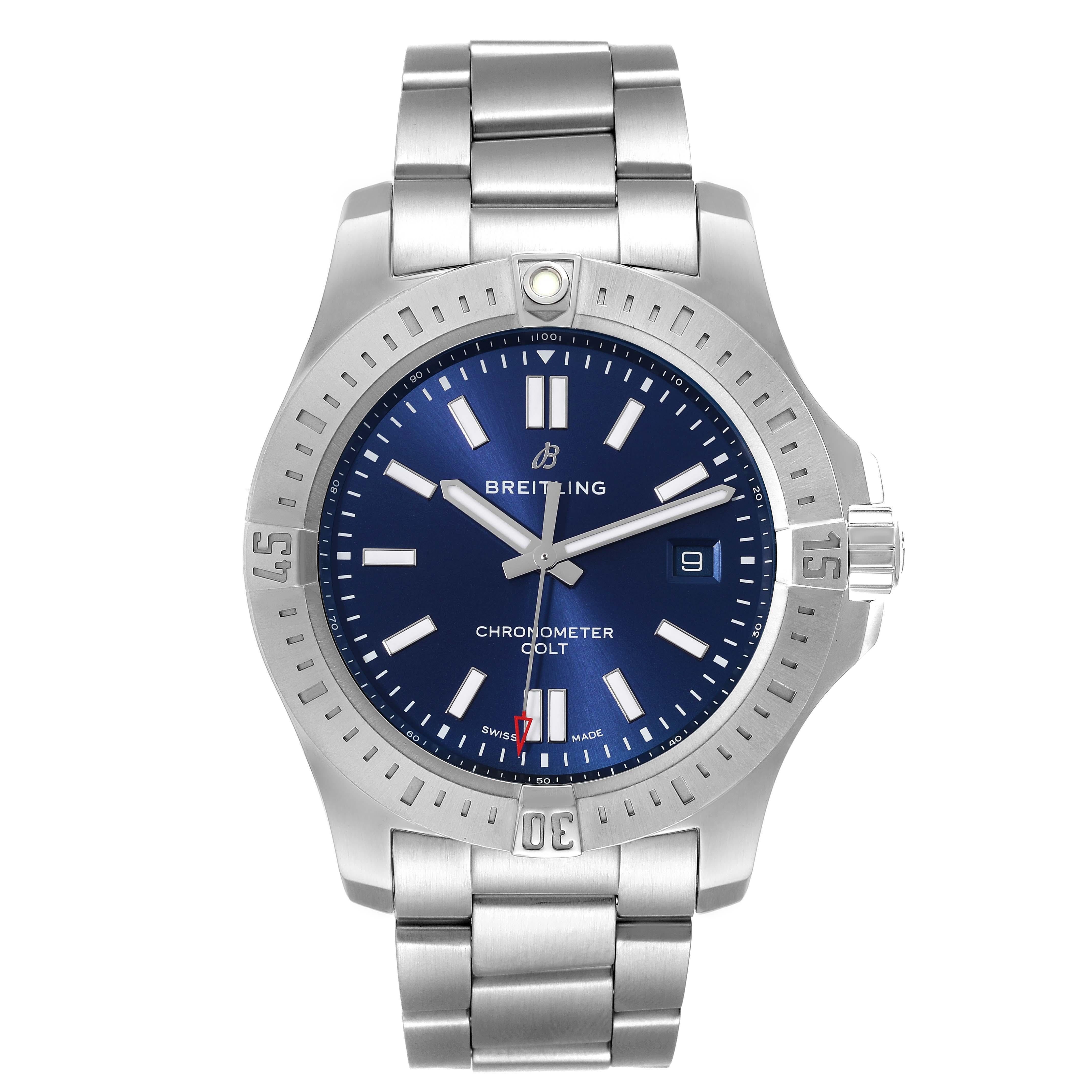 Breitling Colt Blue Dial Automatic Steel Herrenuhr A17388 Box Card. Automatisches Chronometerwerk mit Selbstaufzug. Gehäuse aus Edelstahl mit einem Durchmesser von 44.0 mm. Breitling-Logo auf einer Krone. Gehäusedicke: 11.25 mm. Einseitig drehbare