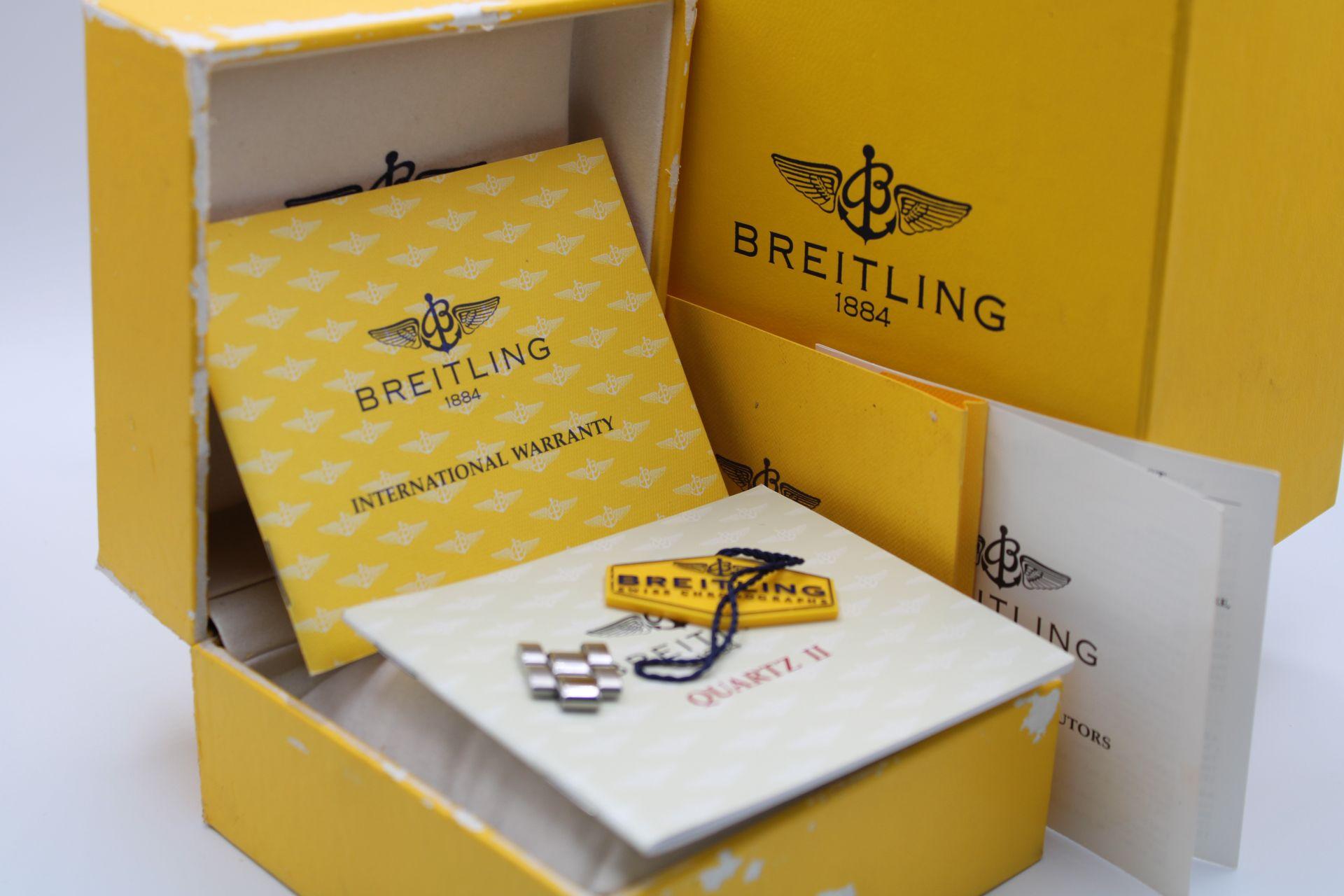 Uhr: Breitling Colt Quartz A57035 Vollständiger Satz 1997
Lager-Nummer: CHW5222
Preis: £1.450,00

Diese Breitling Colt kommt bei uns als komplettes Set mit Innen- und Außenboxen, Swing Tag, Handbüchern und Garantiepapieren aus dem Jahr 1997