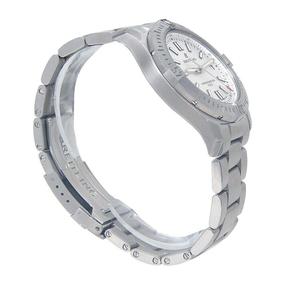 Brand: Breitling
Band Color: Stainless Steel	
Gender:	Men's
Case Size: 40-43.5mm	
MPN: Does Not Apply
Lug Width: 20mm	
Features:	12-Hour Dial, Date Indicator, Luminous Hands, Sapphire Crystal, Swiss Made, Swiss Movement
Style: Casual	
Movement: