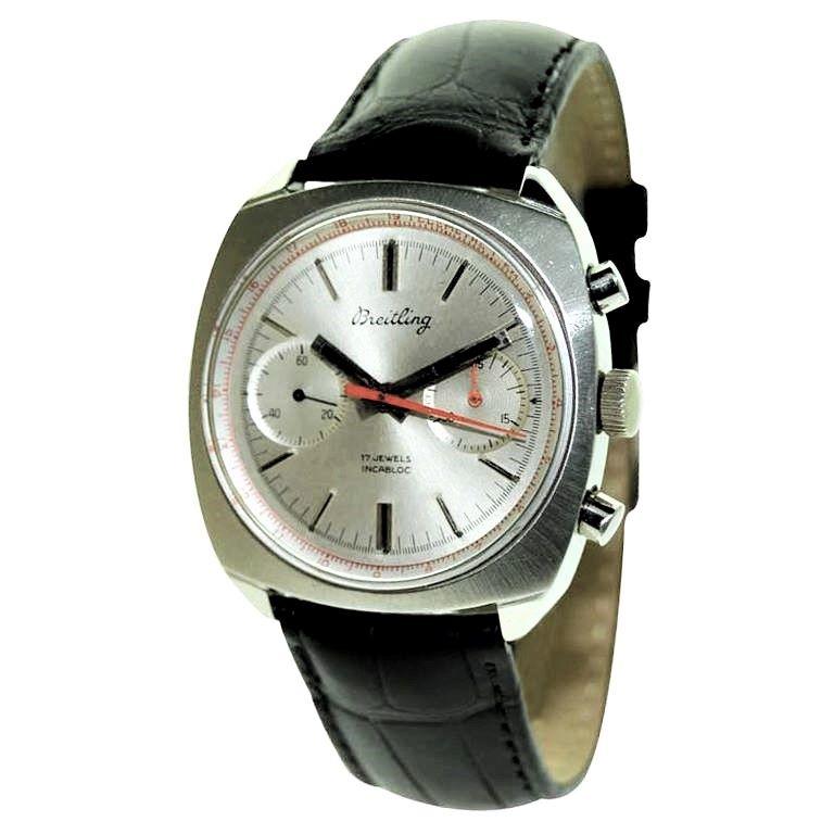 USINE / MAISON : Breitling Watch Company
STYLE / RÉFÉRENCE : Art Deco Sport Chronograph / Ref. 810
METAL / MATERIAL : Acier inoxydable
CIRCA / ANNÉE : 1960
DIMENSIONS / TAILLE : Longueur 40mm X Largeur 37mm
MOUVEMENT / CALIBRE : Remontage manuel /
