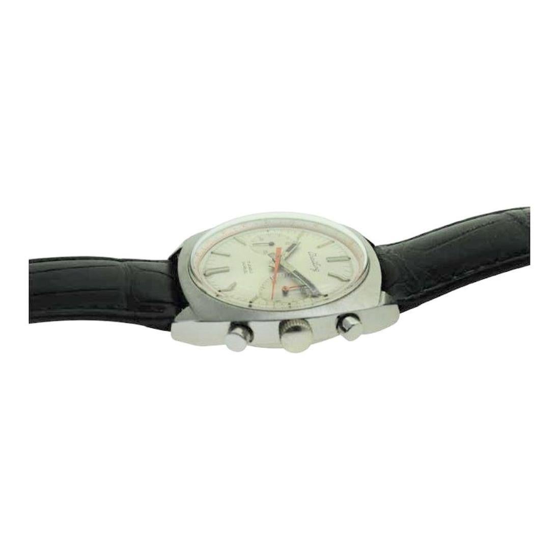 Chronographe en forme de coussin Breitling avec cadran d'origine, vers les années 1960 en vente 1