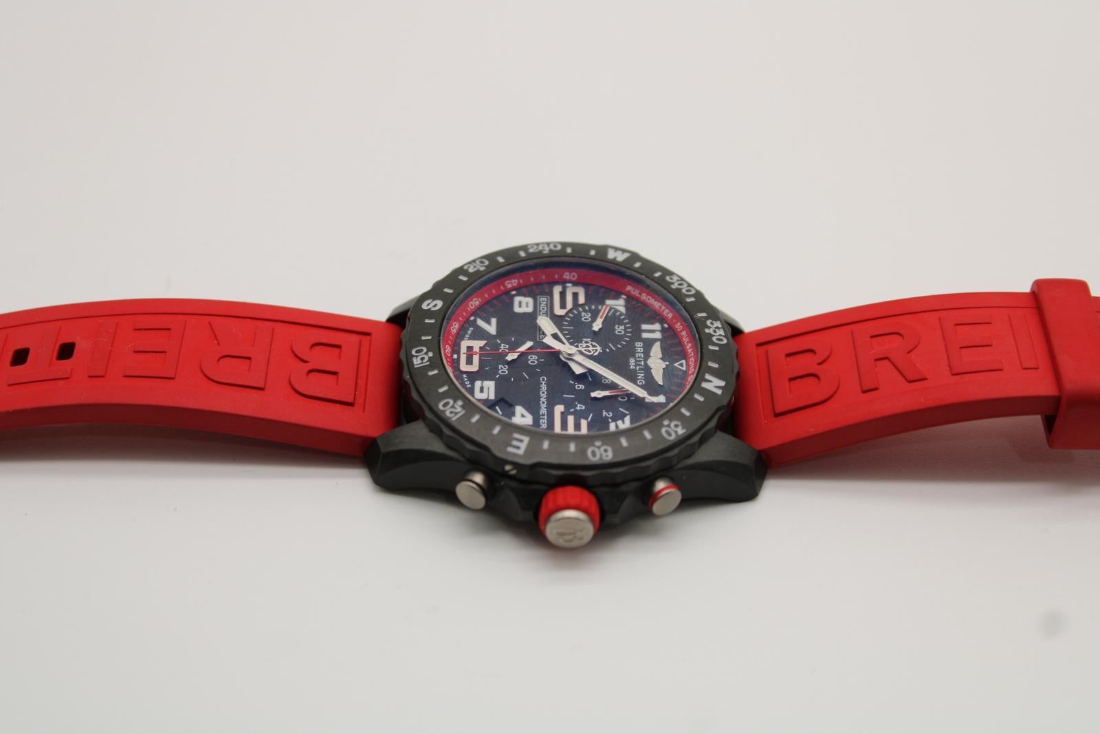 Breitling Endurance Pro X82310 Uhr, Schachtel und Papes im Zustand „Hervorragend“ im Angebot in London, GB
