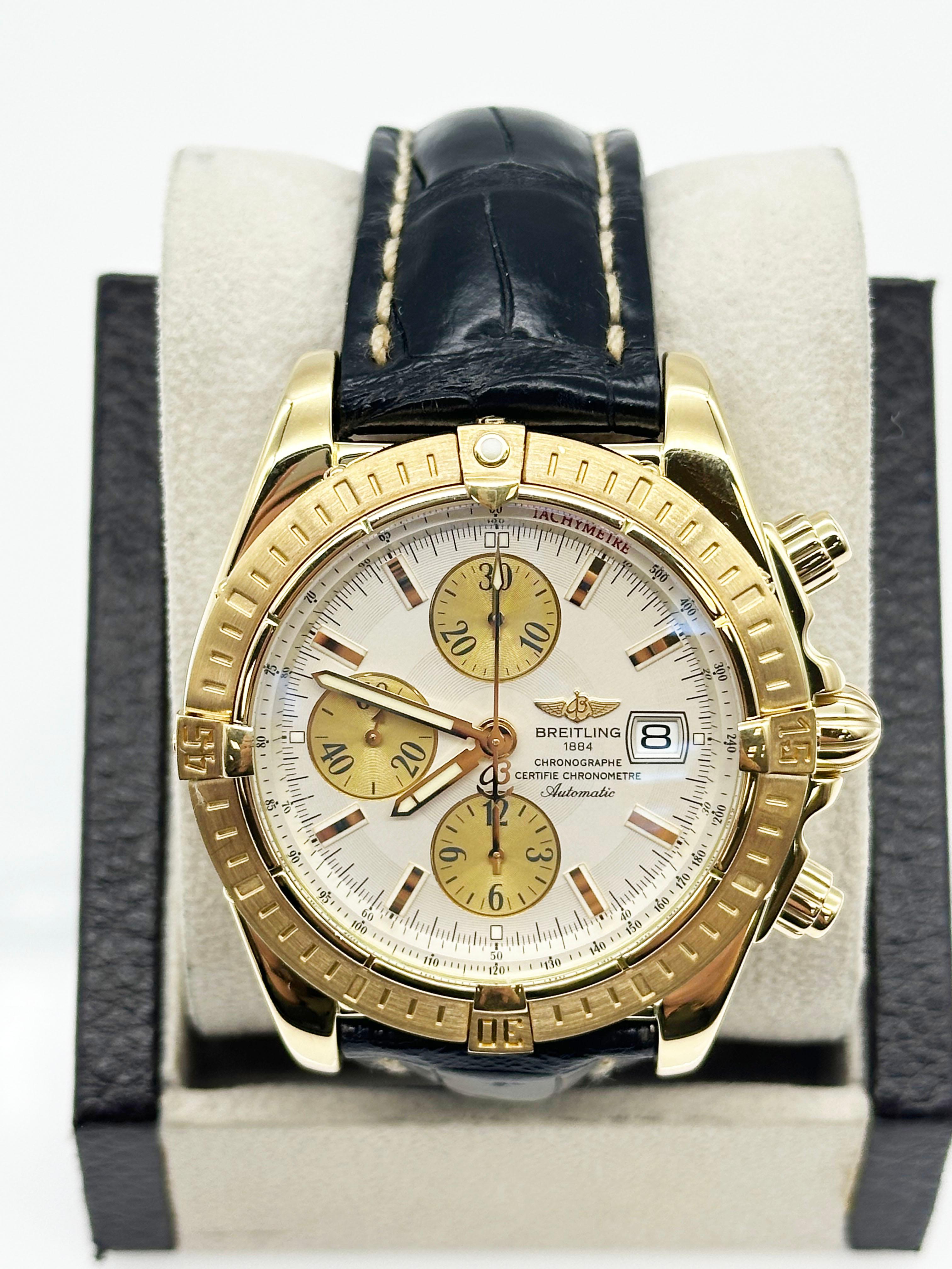 Breitling K13356 Chronomat Evolution 44mm White Dial 18K Yellow Gold In Excellent Condition For Sale In San Diego, CA
