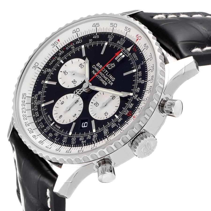 Breitling Navitimer 01 Herrenuhr mit schwarzem Stahlzifferblatt AB0127, ungetragen im Angebot 2