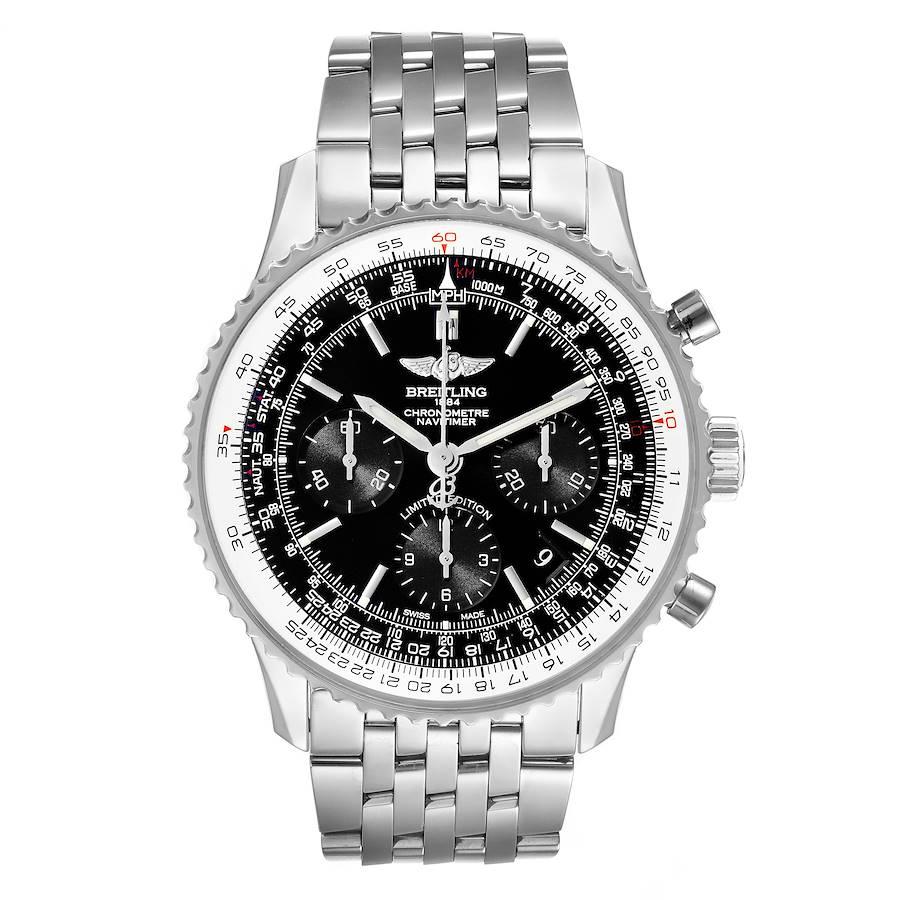 Breitling Navitimer 01 Black Dial Limited Edition Watch AB0121 Box Papiere. Automatisches, offiziell zertifiziertes Chronometerwerk mit Selbstaufzug. Chronographen-Funktion. Gehäuse aus Edelstahl mit einem Durchmesser von 43 mm. Gehäusedicke 14,25