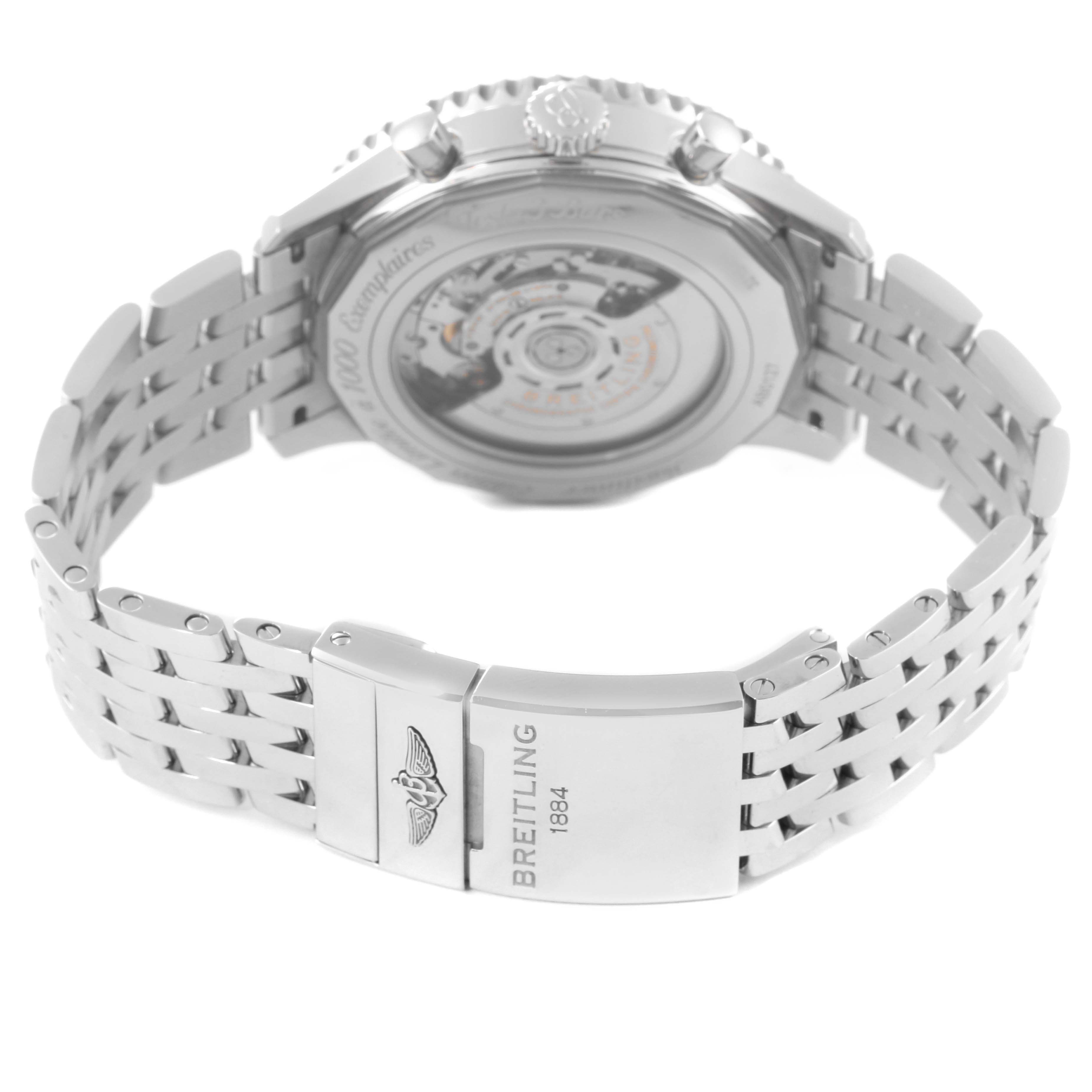 Breitling Navitimer 01 Limited Edition Steel Mens Watch AB0127 Box Card. Mouvement automatique à remontage automatique, officiellement certifié chronomètre. Fonction chronographe. Boîtier en acier inoxydable de 46.0 mm de diamètre. Épaisseur du
