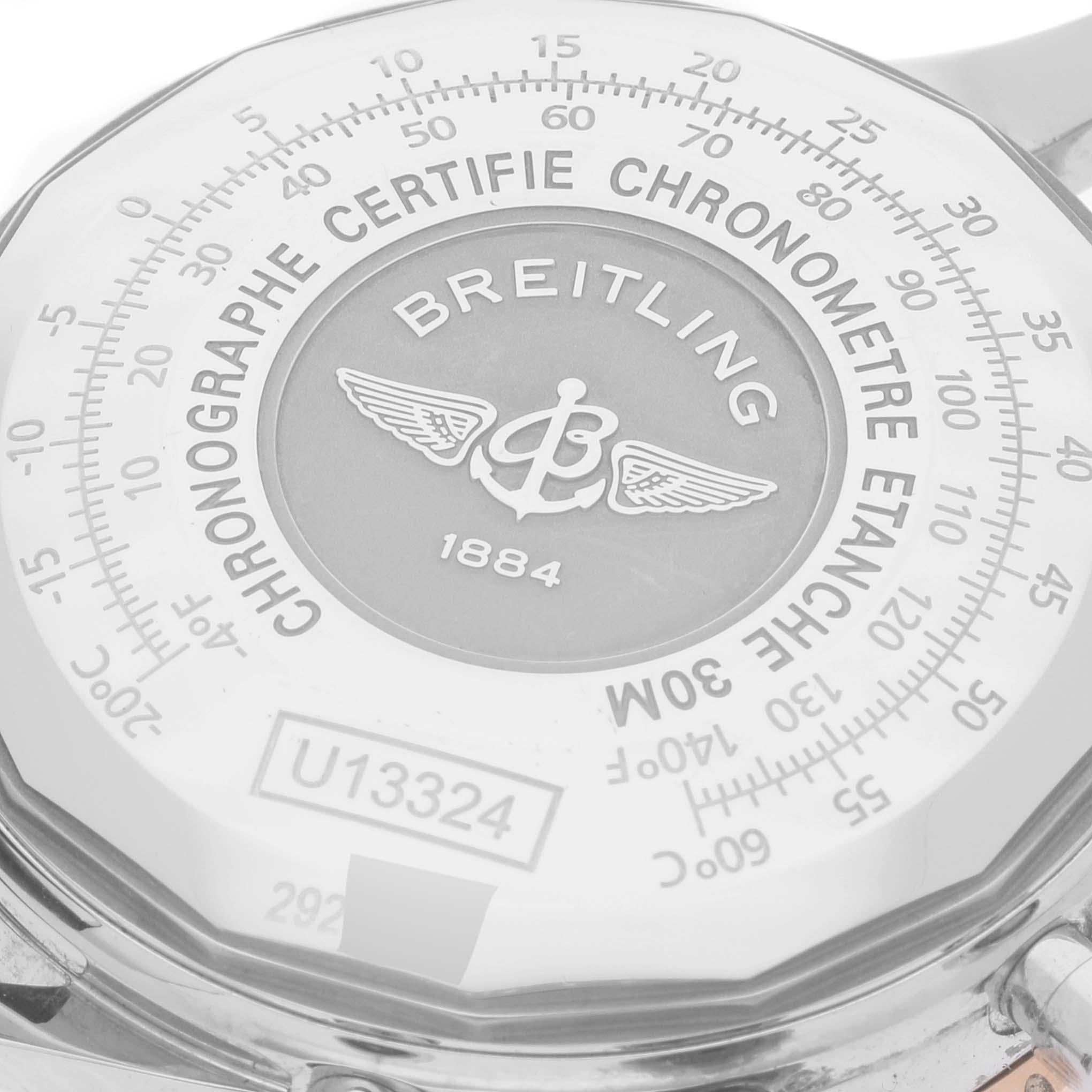 Montre homme Breitling Navitimer 1 cadran noir acier or rose U13324. Mouvement automatique à remontage automatique, officiellement certifié chronomètre. Fonction chronographe. Boîtier en acier inoxydable de 41.0 mm de diamètre. Couronne et poussoirs