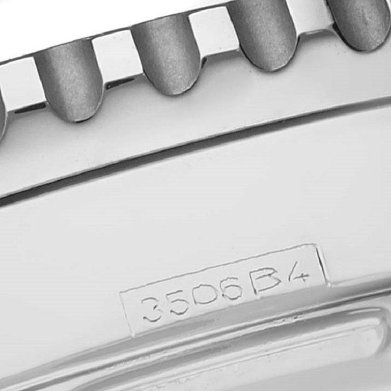 Breitling Navitimer schwarzes Zifferblatt Chronograph Stahl Herrenuhr A23322 Box Papiere. Automatisches Chronometerwerk mit automatischem Aufzug, offiziell zertifiziert. Chronographen-Funktion. Rhodiniert, 25 Steine, geradlinige Ankerhemmung,