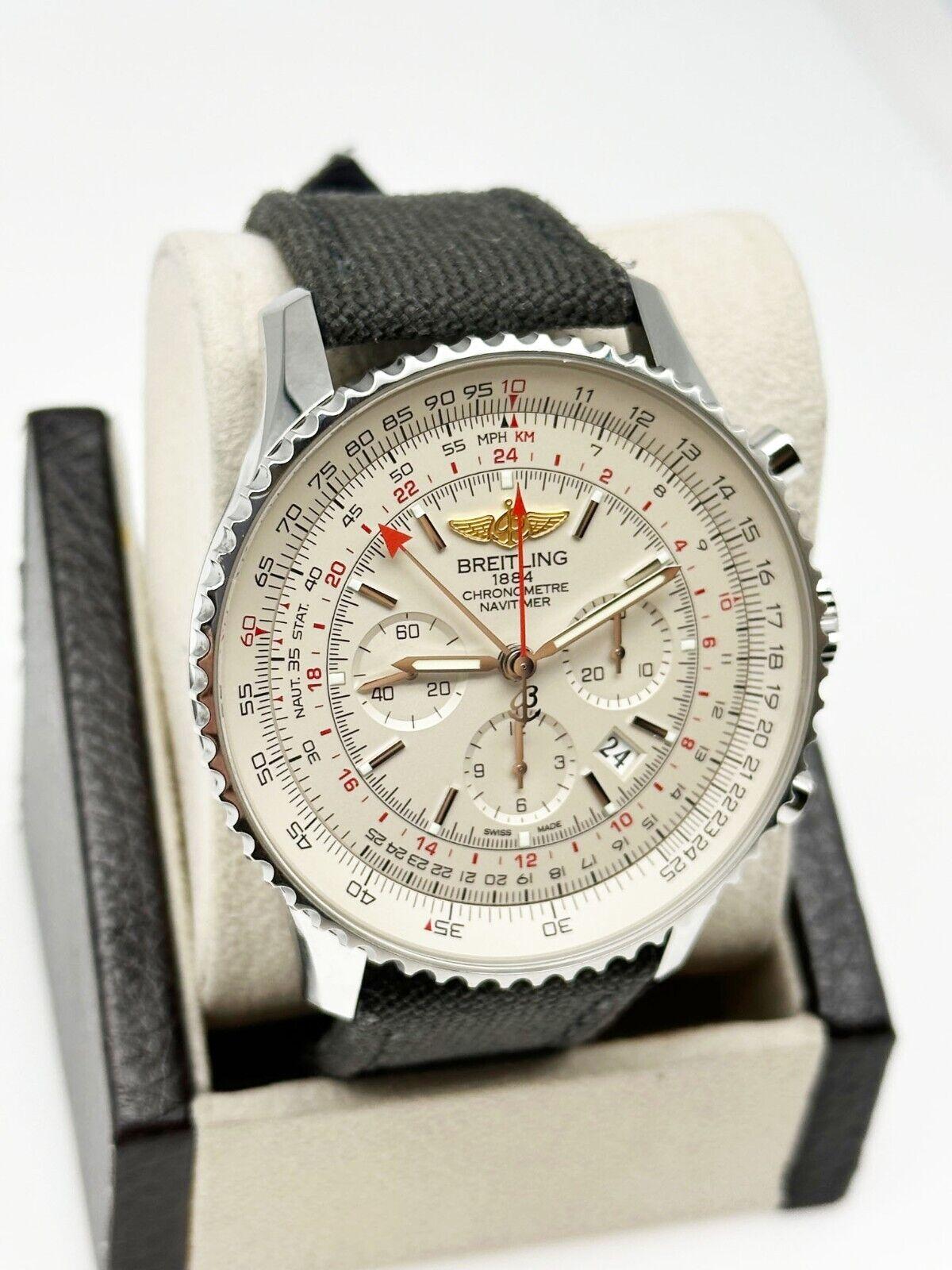 Style Nummer: AB0441



Jahr: 2016

 

Modell: Navitimer GMT

 

MATERIAL des Gehäuses: Rostfreier Stahl

 

Band: Nylon

 

Lünette: Silber

 

Zifferblatt: Silber

 

Gesicht: Saphirglas

 

Gehäusegröße: 48mm

 

Enthält: 

-Breitling Box und