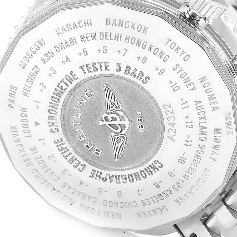 Breitling Navitimer World Stahl-Herrenuhr A24322 mit schwarzem Zifferblatt 1