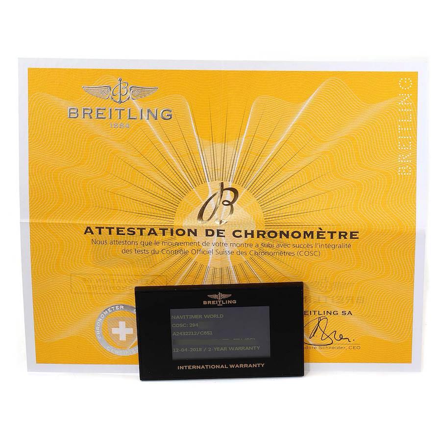 Breitling Navitimer World Blue Dial Montre en acier pour hommes A24322 Boîte Card en vente 6