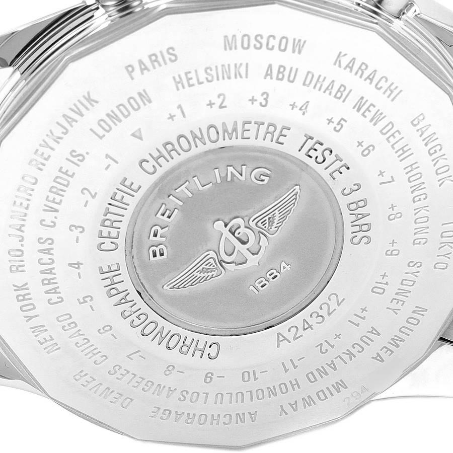 Breitling Navitimer World Blue Dial Montre en acier pour hommes A24322 Boîte Card en vente 3