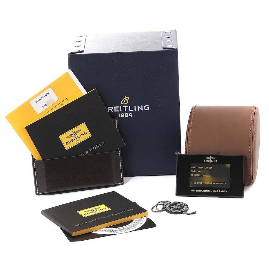 Breitling Navitimer World GMT Stahl-Herrenuhr A24322 mit blauem Zifferblatt im Angebot 8