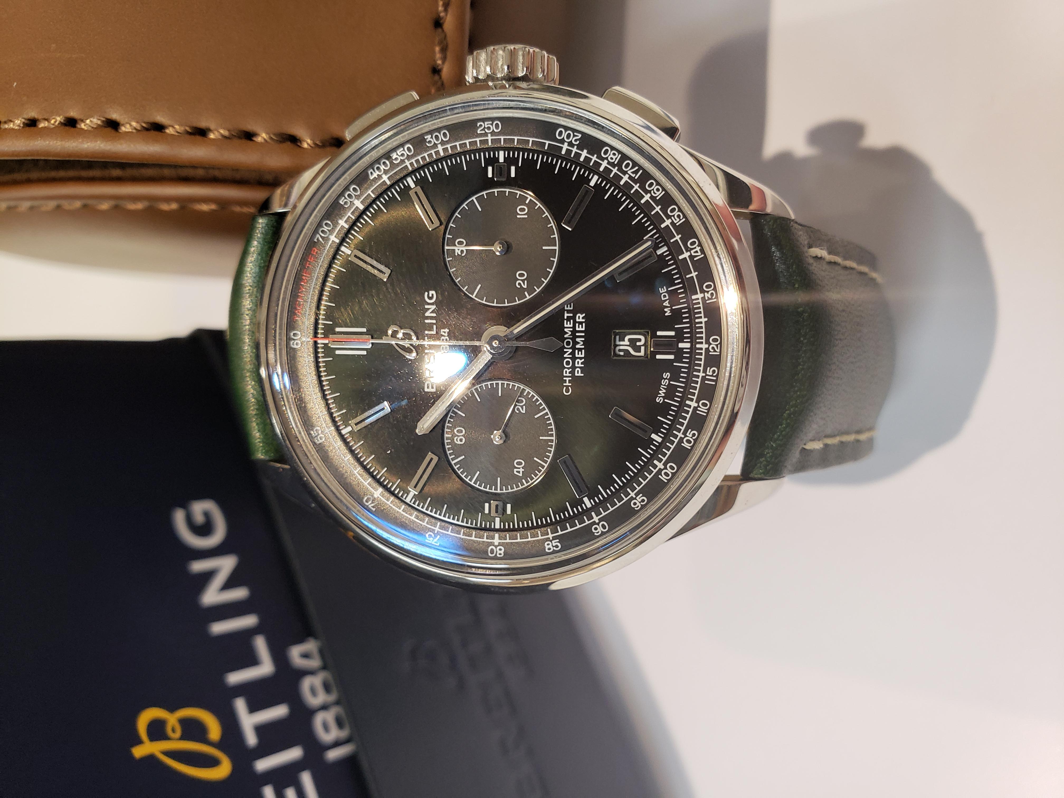 Breitling Premier B01 Chronograph 42 Bentley British Racing Green Watch New In Excellent Condition For Sale In Red Bank, NJ
