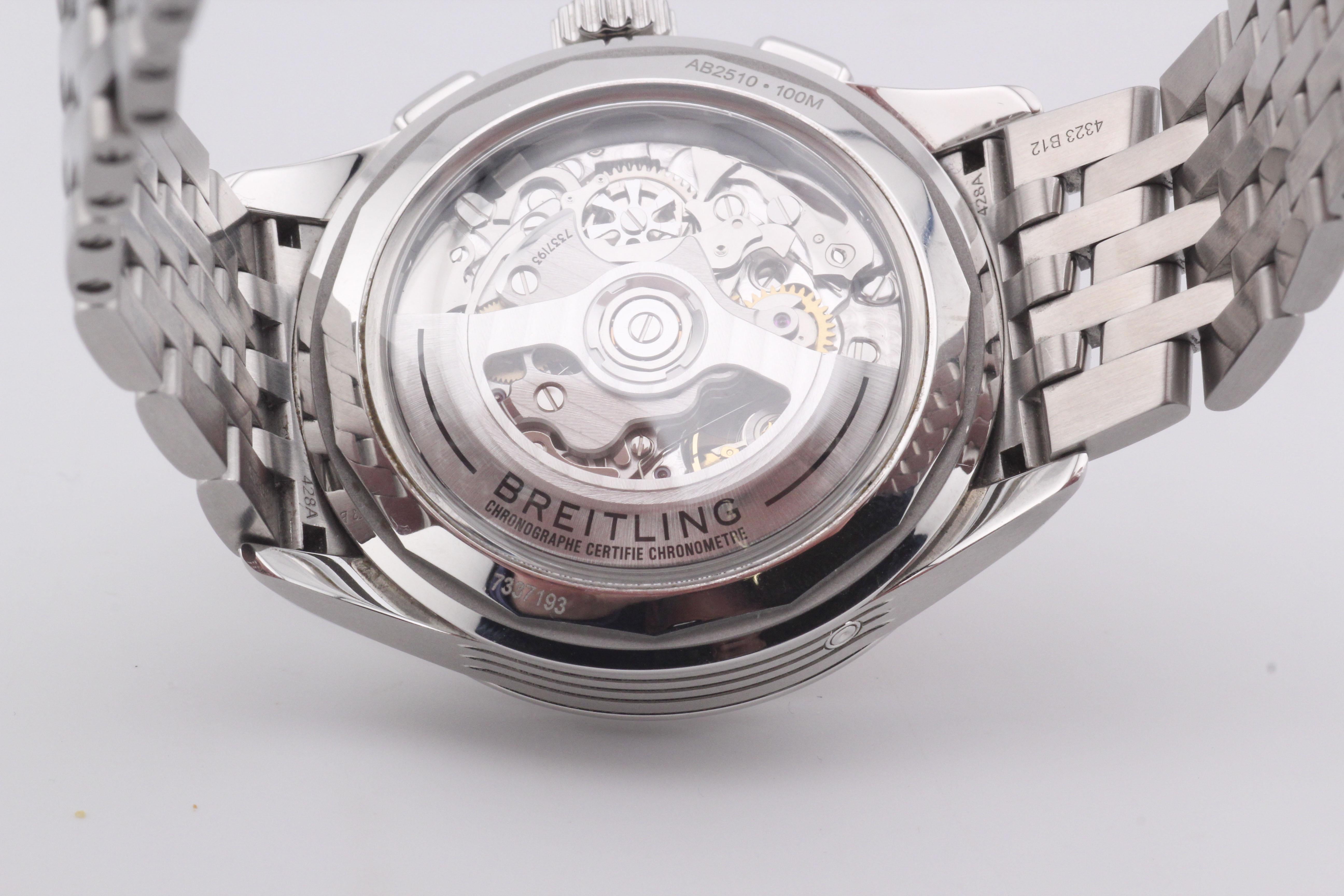 Montre-bracelet Breitling Premier Datora B25 Triple Date Chronographe à phase de lune en vente 6