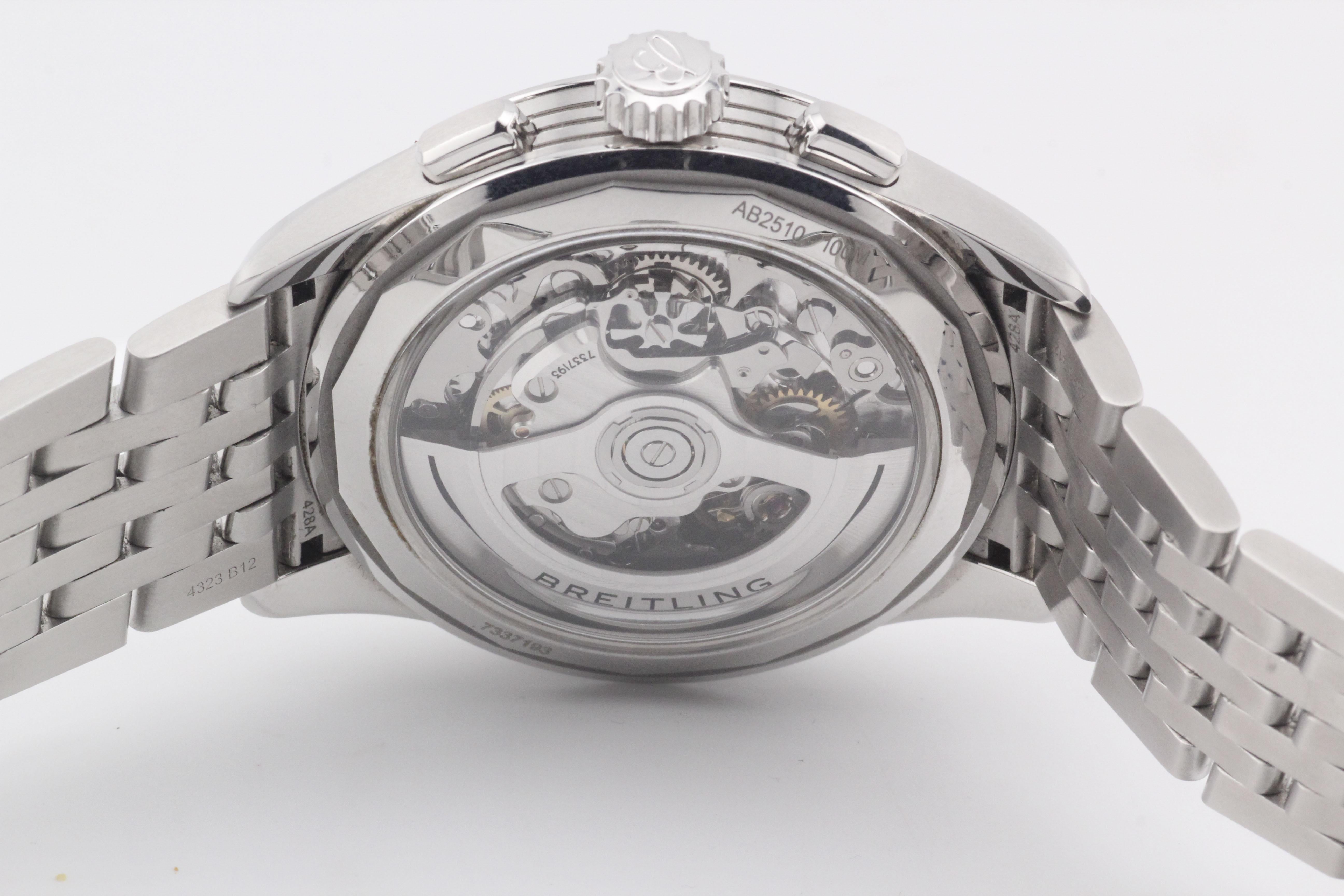 Montre-bracelet Breitling Premier Datora B25 Triple Date Chronographe à phase de lune en vente 4