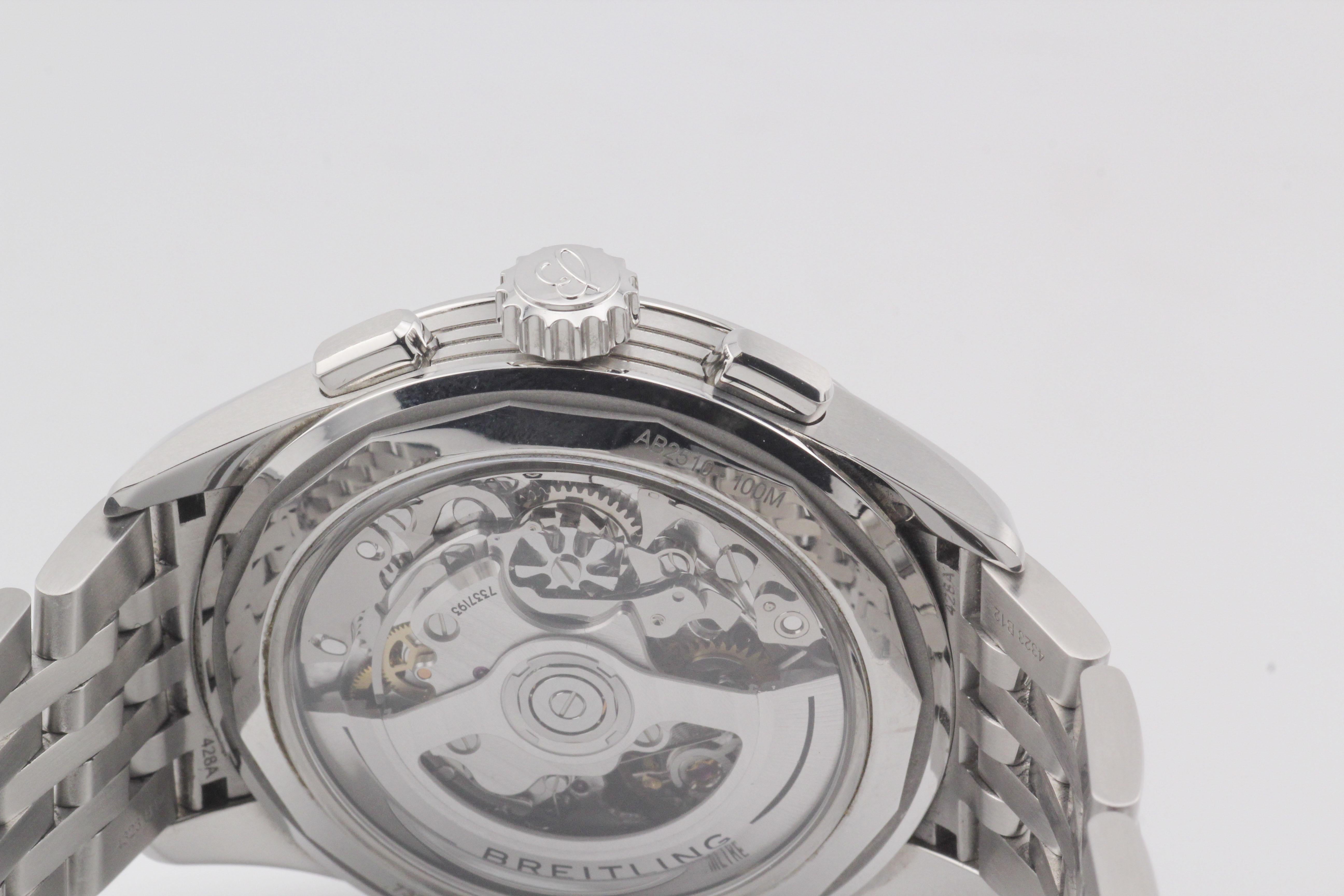 Montre-bracelet Breitling Premier Datora B25 Triple Date Chronographe à phase de lune en vente 5