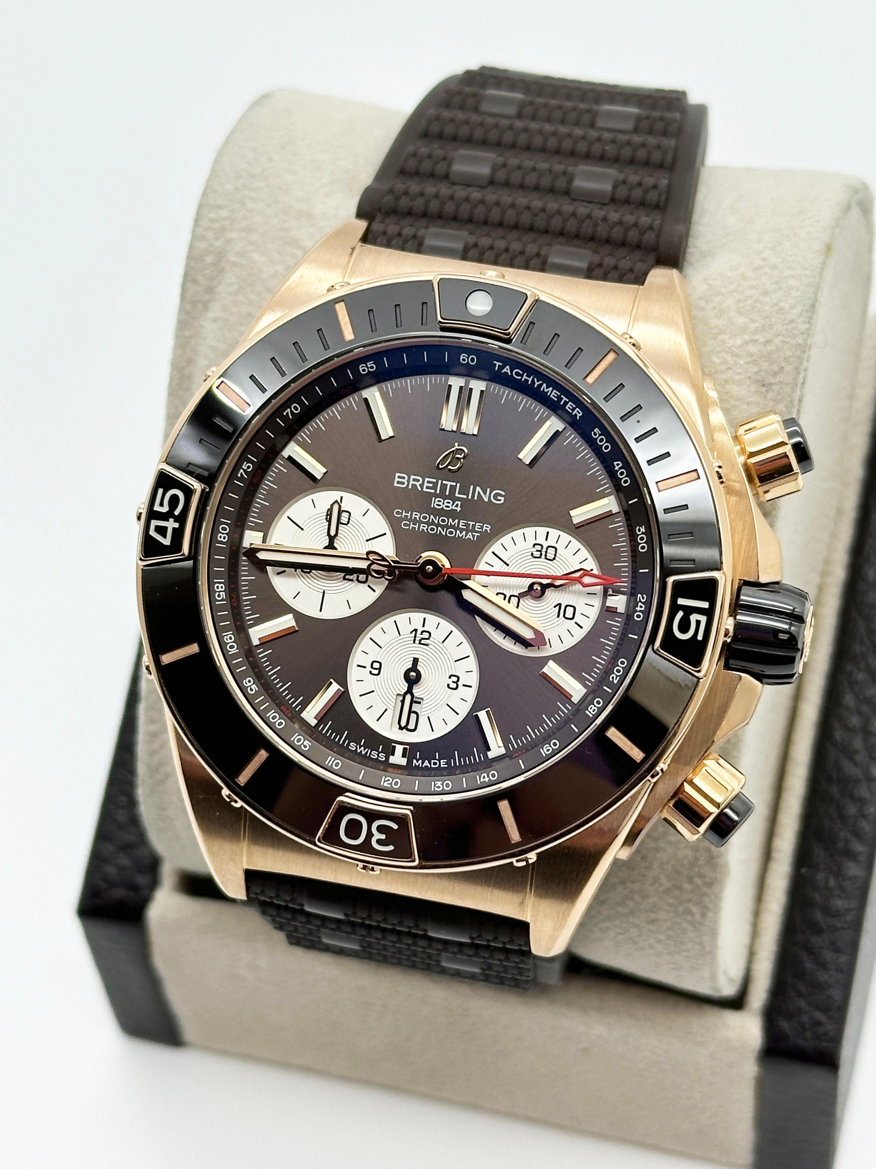 breitling chronomat b01 gold