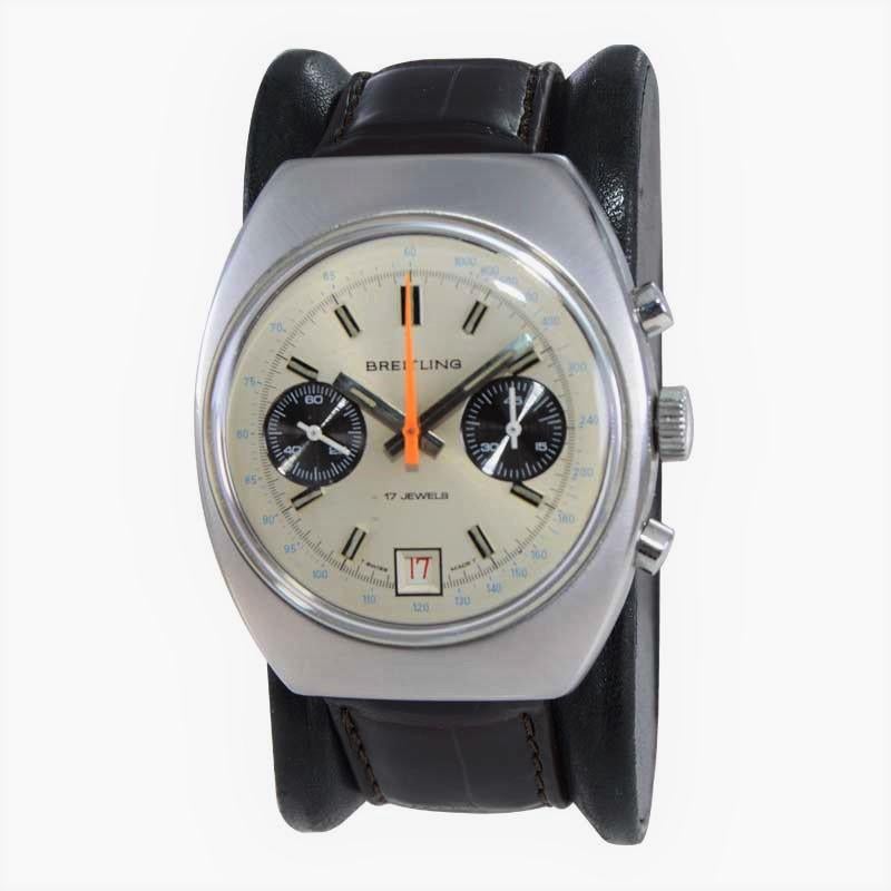 Moderne Montre chronographe Breitling en acier inoxydable de forme Tonneau en vente