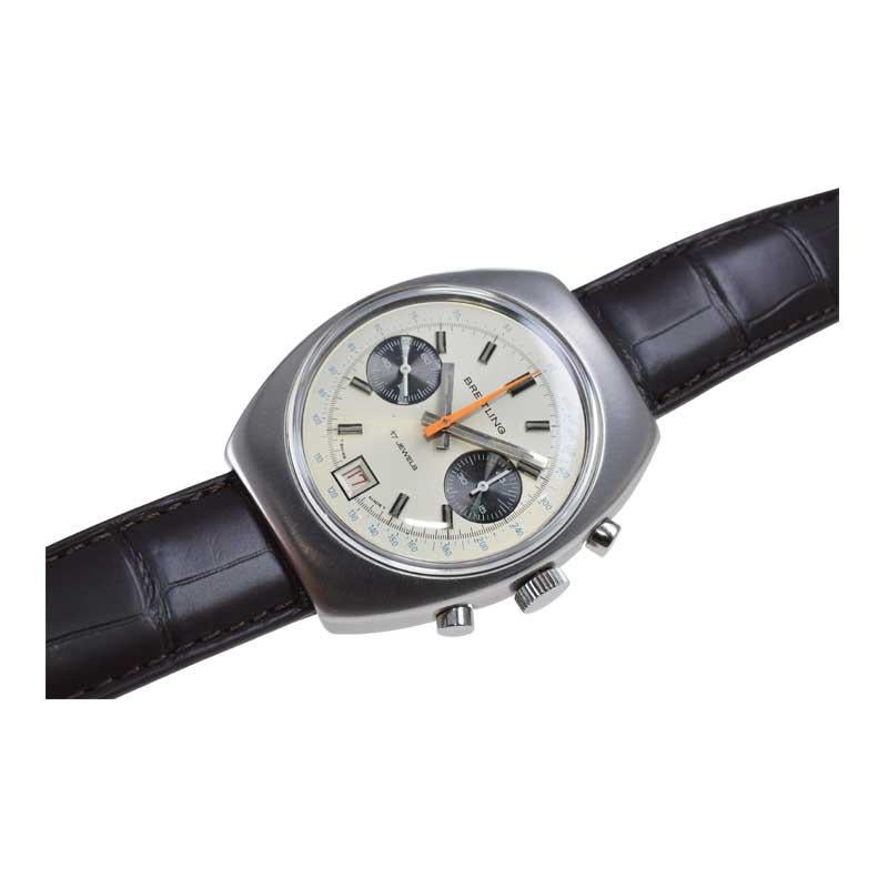Montre chronographe Breitling en acier inoxydable de forme Tonneau en vente 2