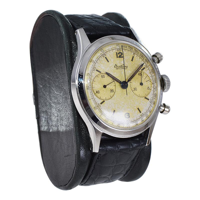 Breitling Steel Round Button Chronograph with Original Dial, circa 1950s In Excellent Condition For Sale In Long Beach, CA