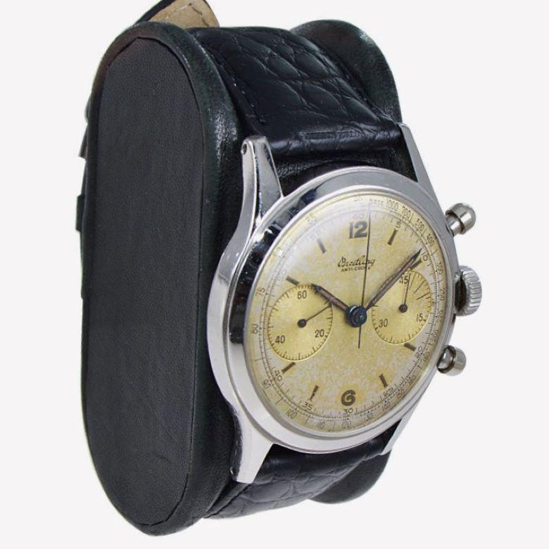 Chronographe à boutons ronds en acier de Breitling avec cadran original, vers les années 1950 Unisexe en vente