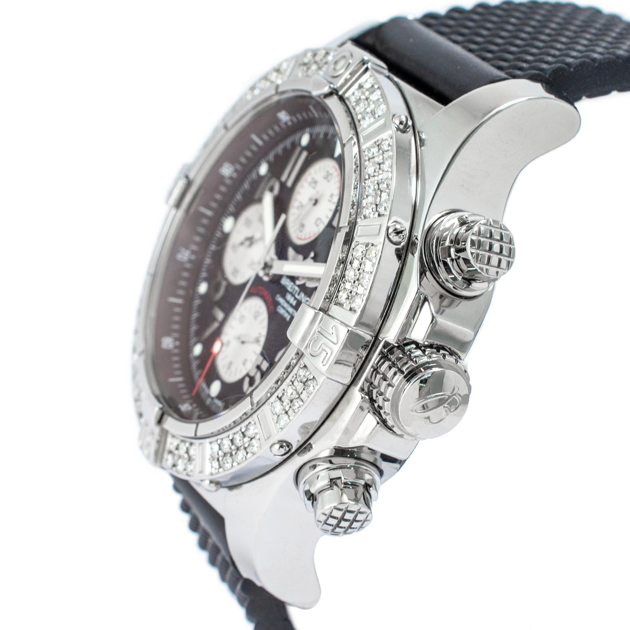 Orologio cronografo Breitling Super Avenger 48MM A1337011 con lunetta di diamanti in acciaio inossidabile In condizioni ottime in vendita a Houston, TX