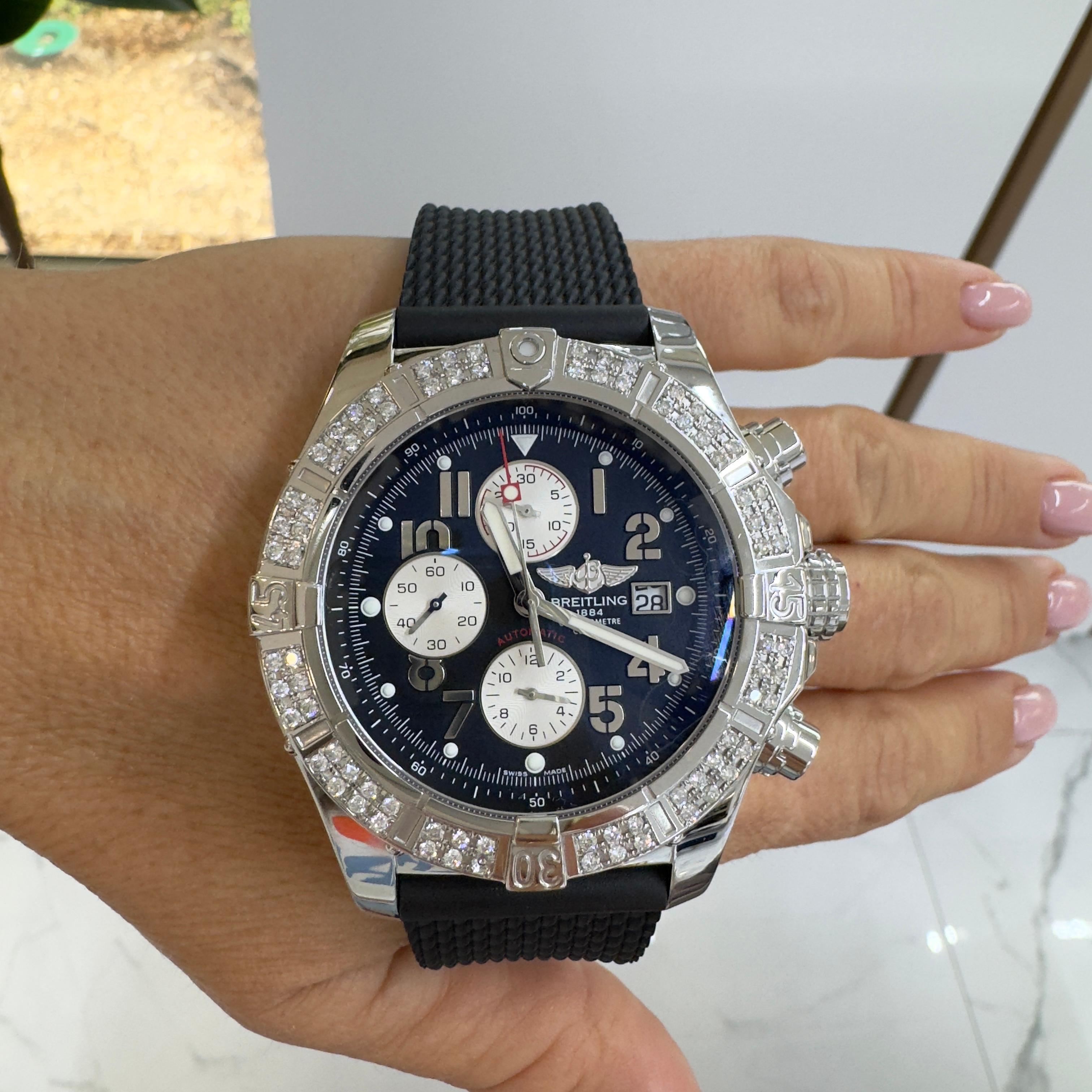 Orologio cronografo Breitling Super Avenger 48MM A1337011 con lunetta di diamanti in acciaio inossidabile in vendita 4