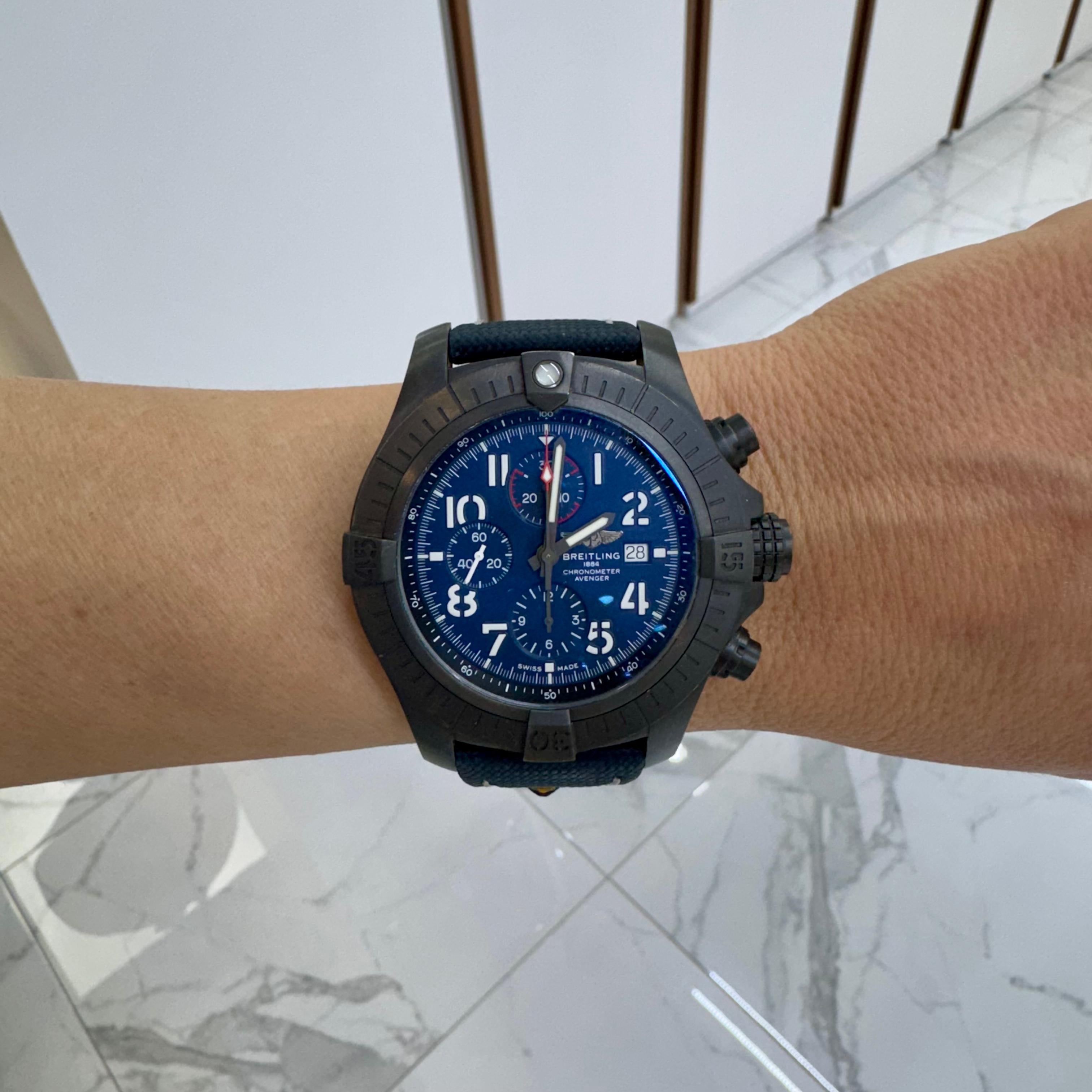 Breitling Super Avenger 48MM V13375 Blue Night Mission Montre en titane Excellent état - En vente à Houston, TX