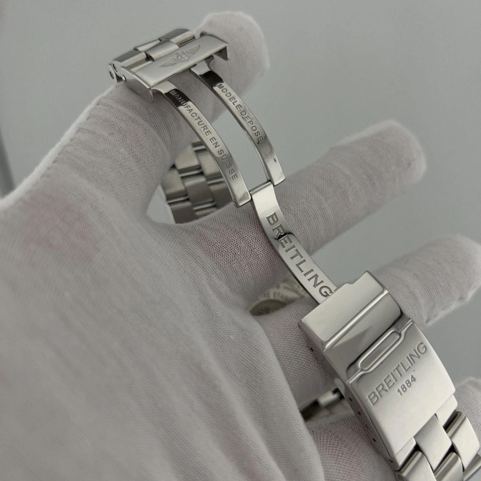 Breitling Super Avenger A13370 48mm Cronógrafo Esfera Negra Acero Inoxidable en Bueno estado para la venta en San Diego, CA