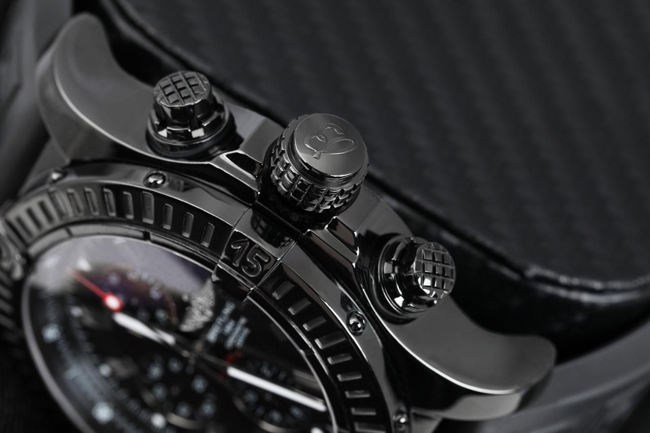 Breitling Super Avenger Montre en PVD/DLC noir sur bracelet en caoutchouc A13370

Nous utilisons un mélange de haute qualité de revêtement PVD/DLC qui résiste aux rayures et à une usure régulière. 