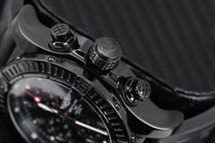 Breitling Super Avenger Montre noire PVD/DLC sur bracelet en caoutchouc A13370