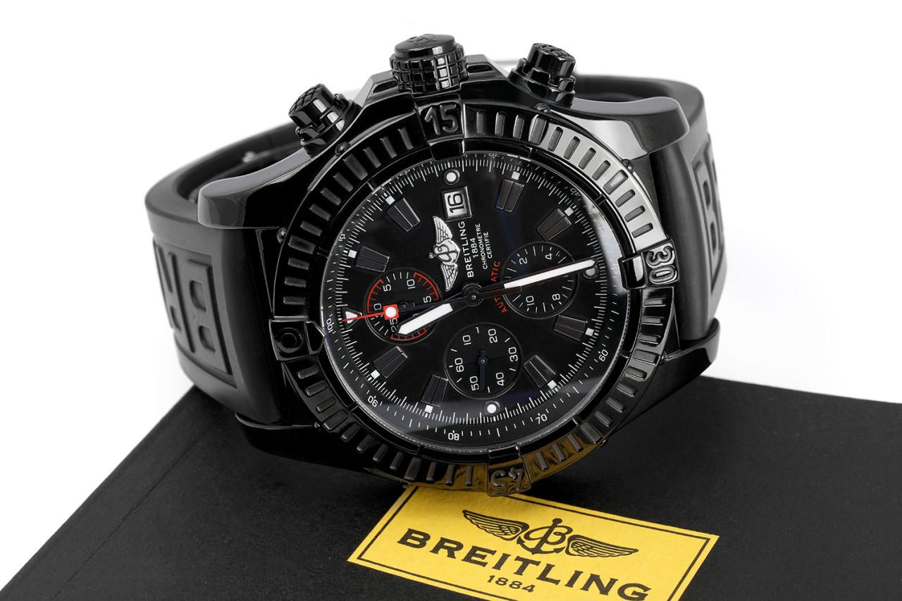 Breitling Super Avenger Montre noire PVD/DLC sur bracelet en caoutchouc A13370 en vente 1