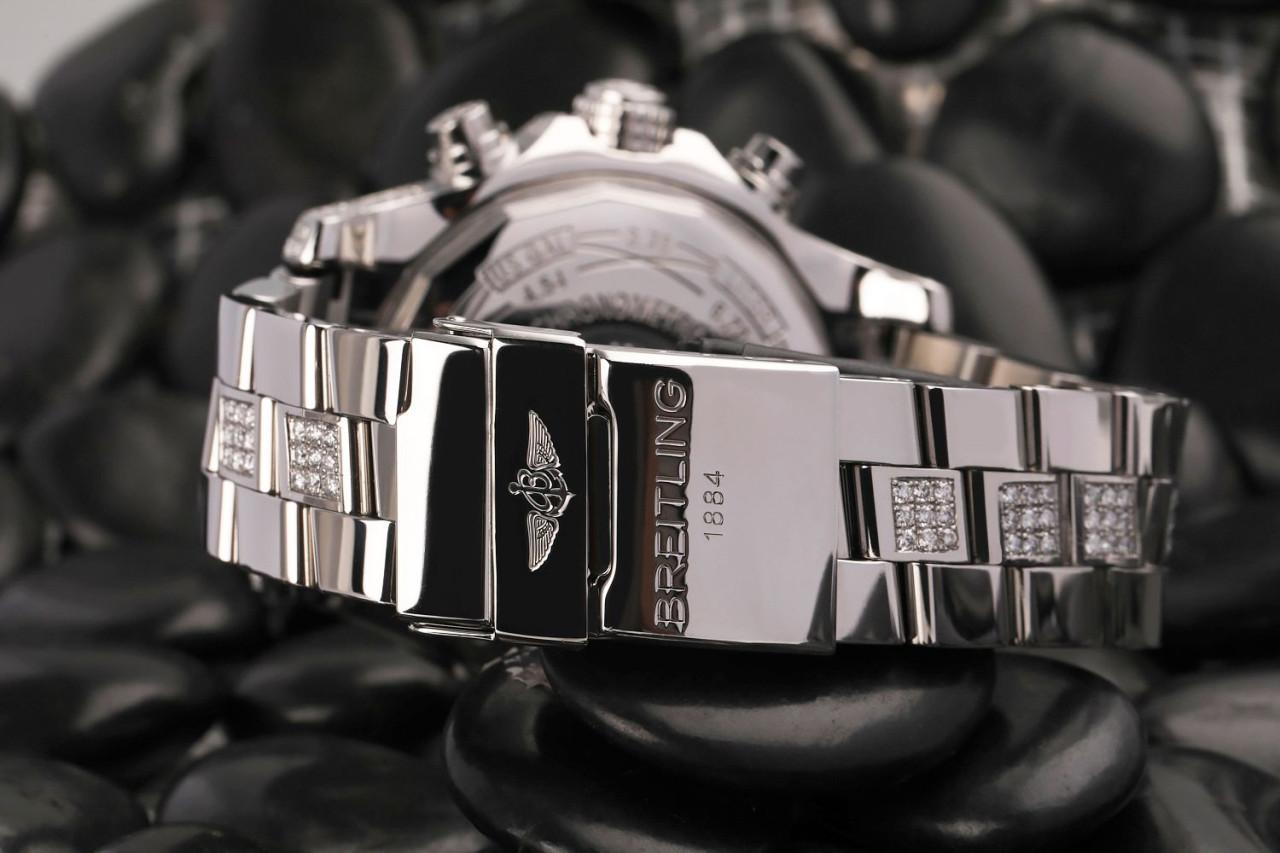 Breitling Super Avenger SS Chronographe noir avec cadran serti de diamants A13370 en vente 1