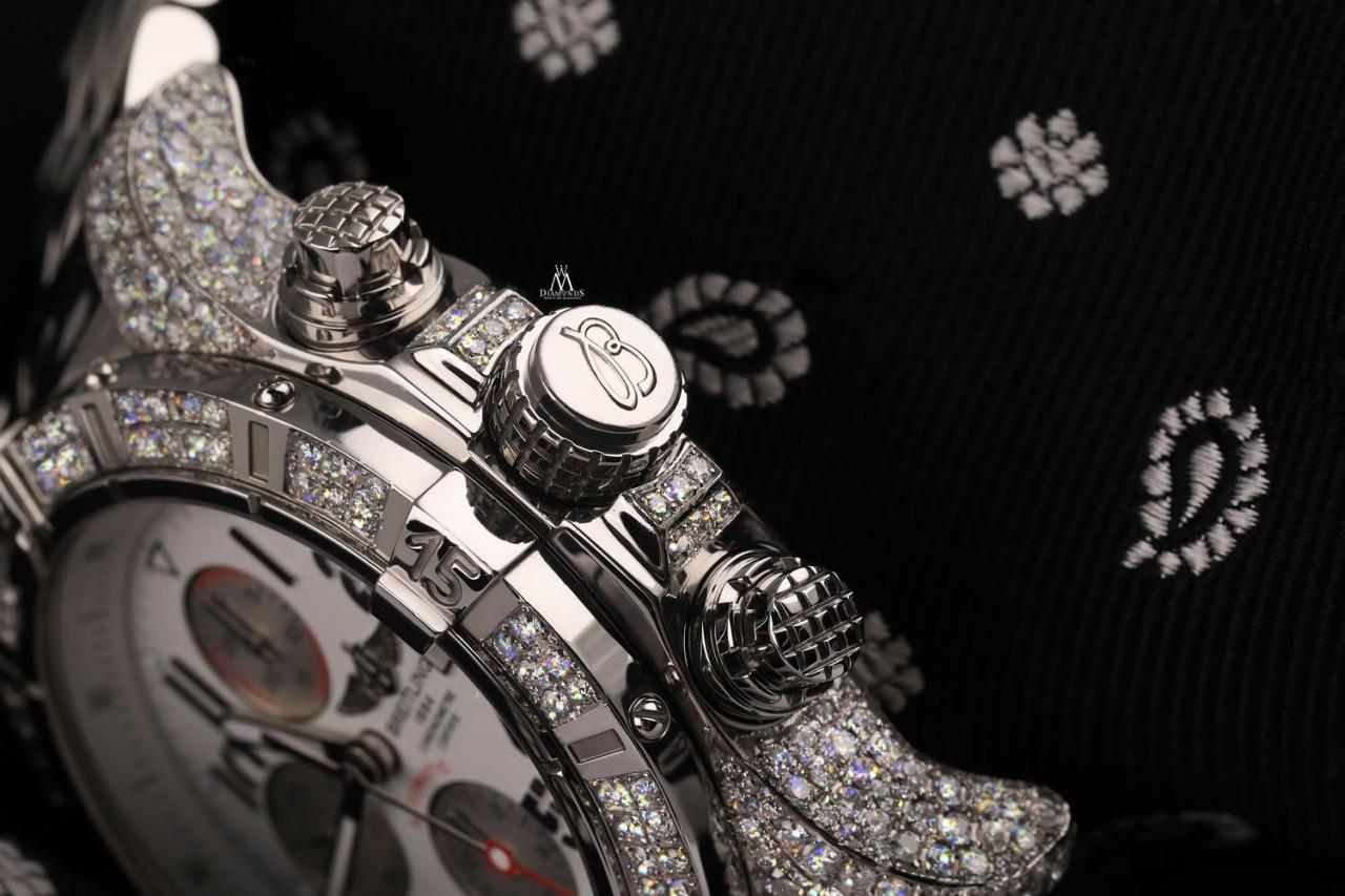 Taille ronde Breitling Super Avenger SS Chronographe avec cadran blanc serti de diamants A13370 en vente