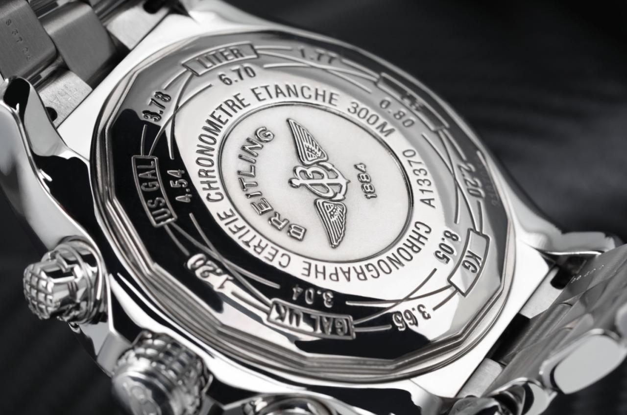 Super Avenger Breitling en acier inoxydable personnalisé avec des diamants véritables A13370 Pour hommes en vente