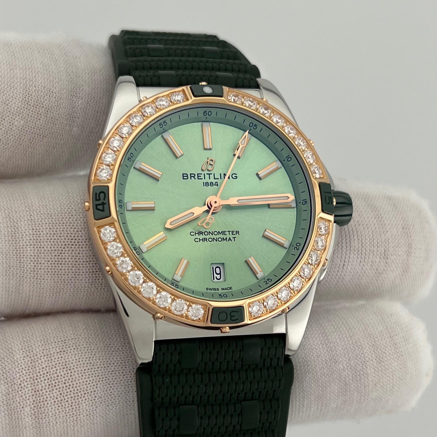 Breitling Super Chronomat U17356 38mm Quadrante Verde Menta 18k Acciaio Box Paper In condizioni buone in vendita a San Diego, CA