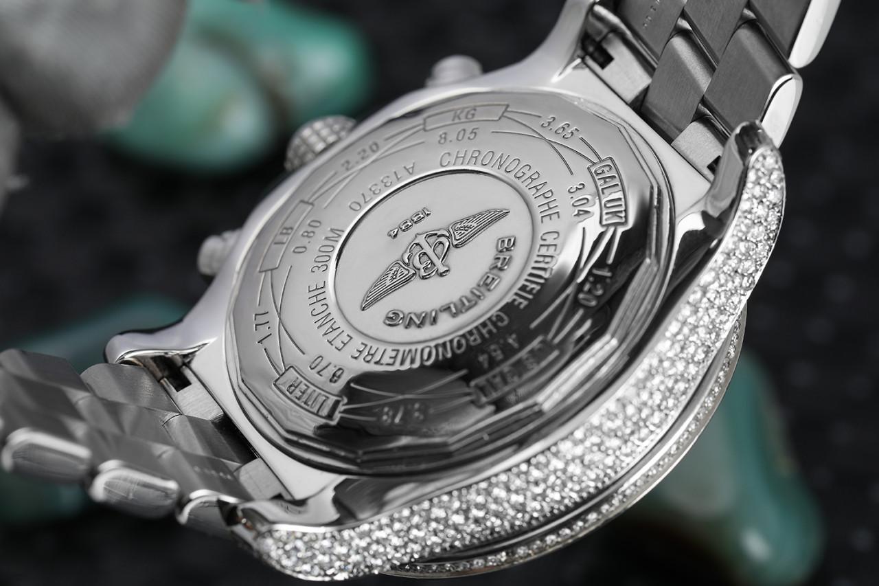 Breitling SuperAvenger Montre en acier inoxydable A13370 avec cadran MOP blanc et diamants pour hommes Unisexe en vente