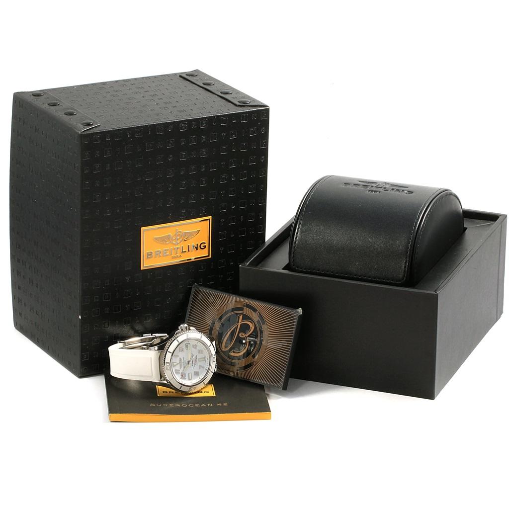 Breitling Superocean 42 Weißes Zifferblatt Gummiarmband Uhr A17364 Box Papiere im Angebot 7