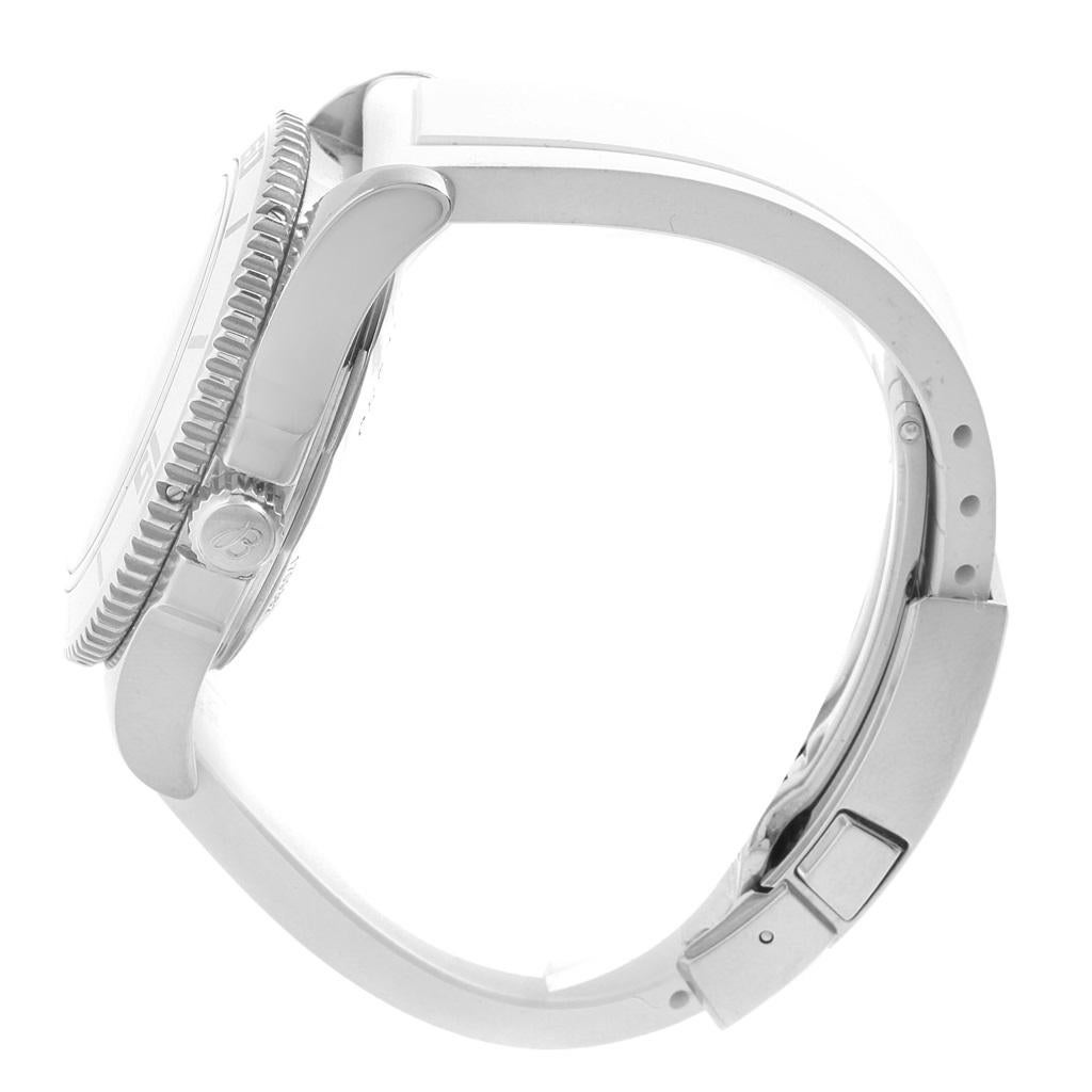 Breitling Superocean 42 Weißes Zifferblatt Gummiarmband Uhr A17364 Box Papiere im Angebot 2