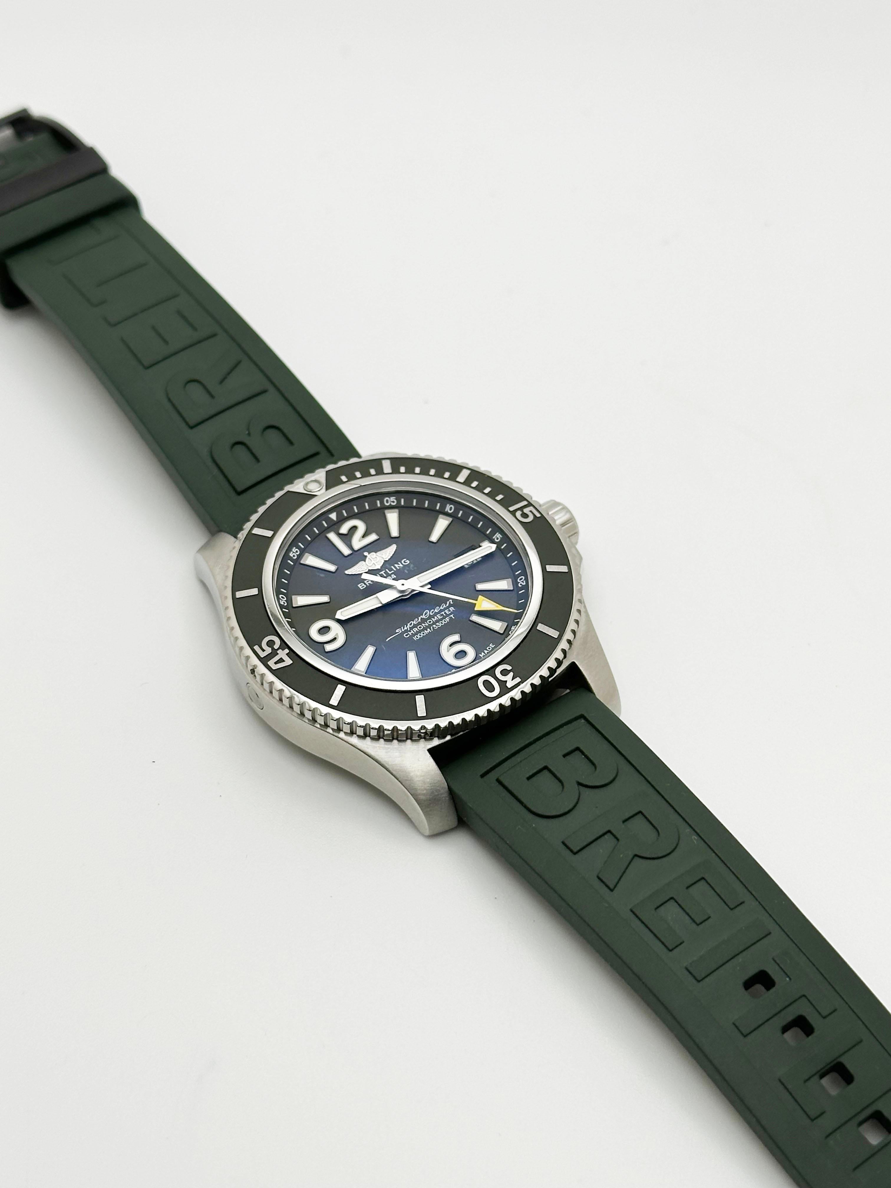 Breitling Superocean Automatic 44 A17367 Green Dial Stainless Steel Box Paper For Sale 3