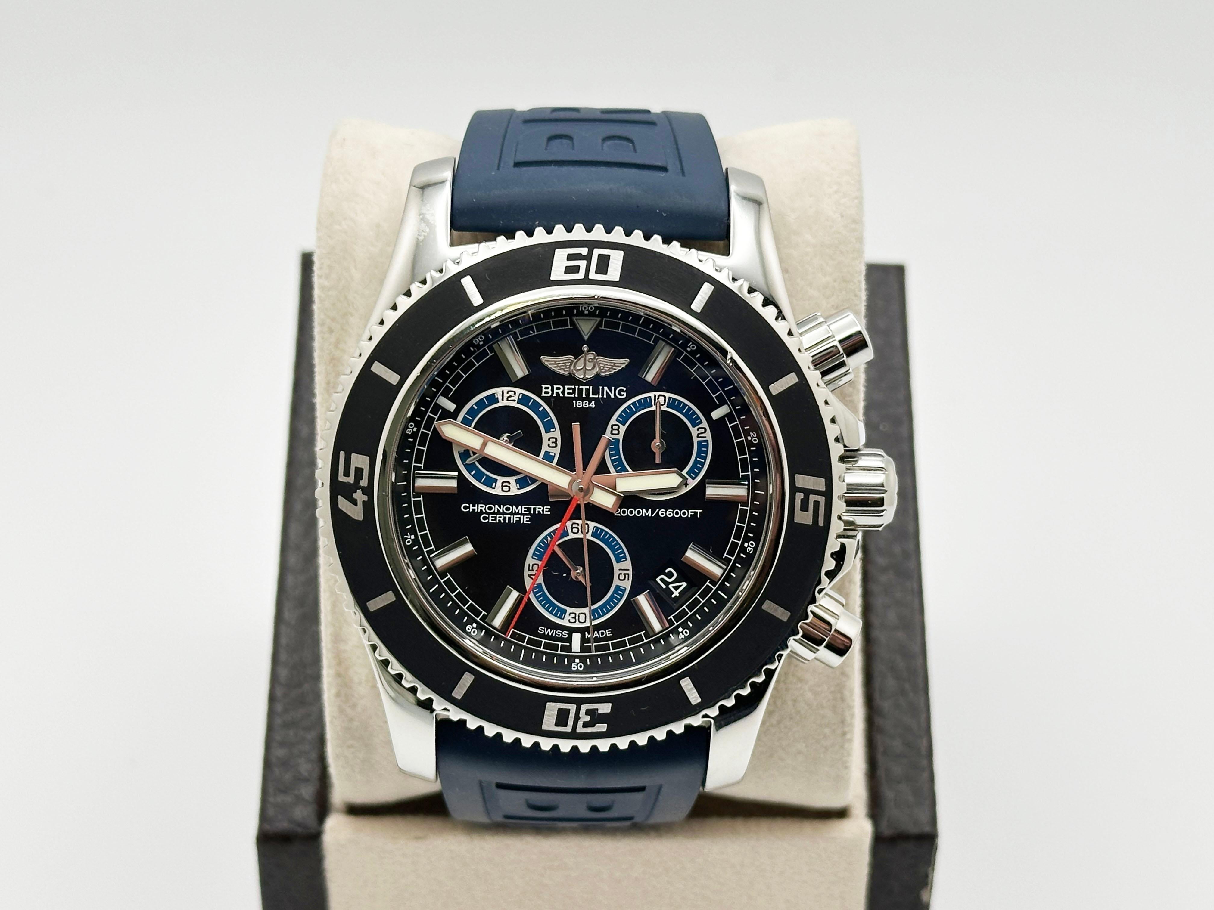 
Jahr: 2014

 

Modell: Breitling Superocean Chronograph M2000 

 

MATERIAL des Gehäuses: Rostfreier Stahl 

 

Band: Blaues Gummiarmband

 

Lünette: Schwarze Lünette 

 

Wählen:  Schwarz 

 

Gesicht: Saphirglas 

 

Gehäusegröße: 46mm 

